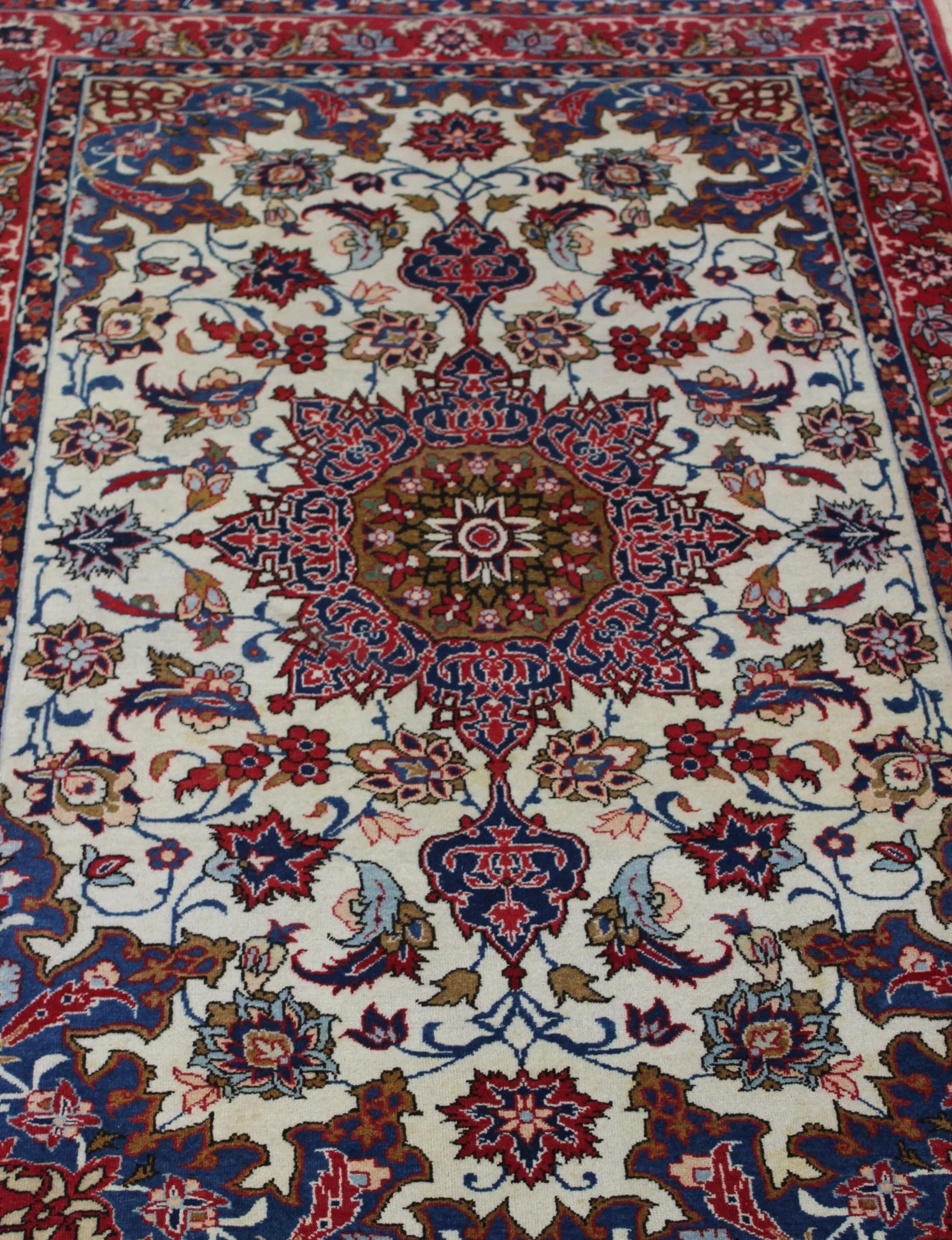 Handmade Persian Isfahan Area Rug 
