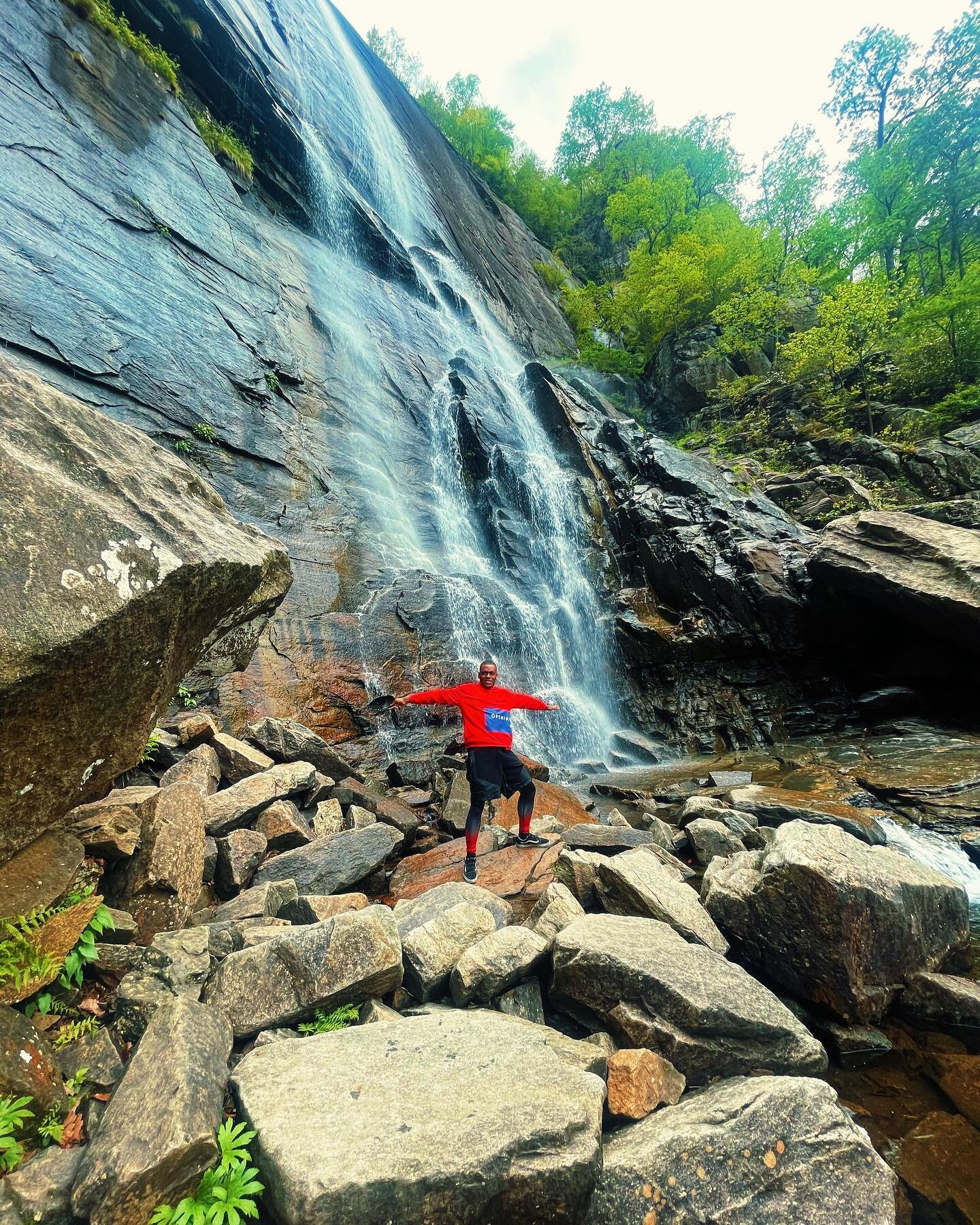 This weekend was needed, I had a bomb ass trip in the mountains. Surrounded but great people to celebrate Christina&rsquo;s birthday. Thank you for the invite, and we need to do more nature activities. Thanks for having us @chimneyrocknc 
⛰️⛰️⛰️⛰️⛰️⛰