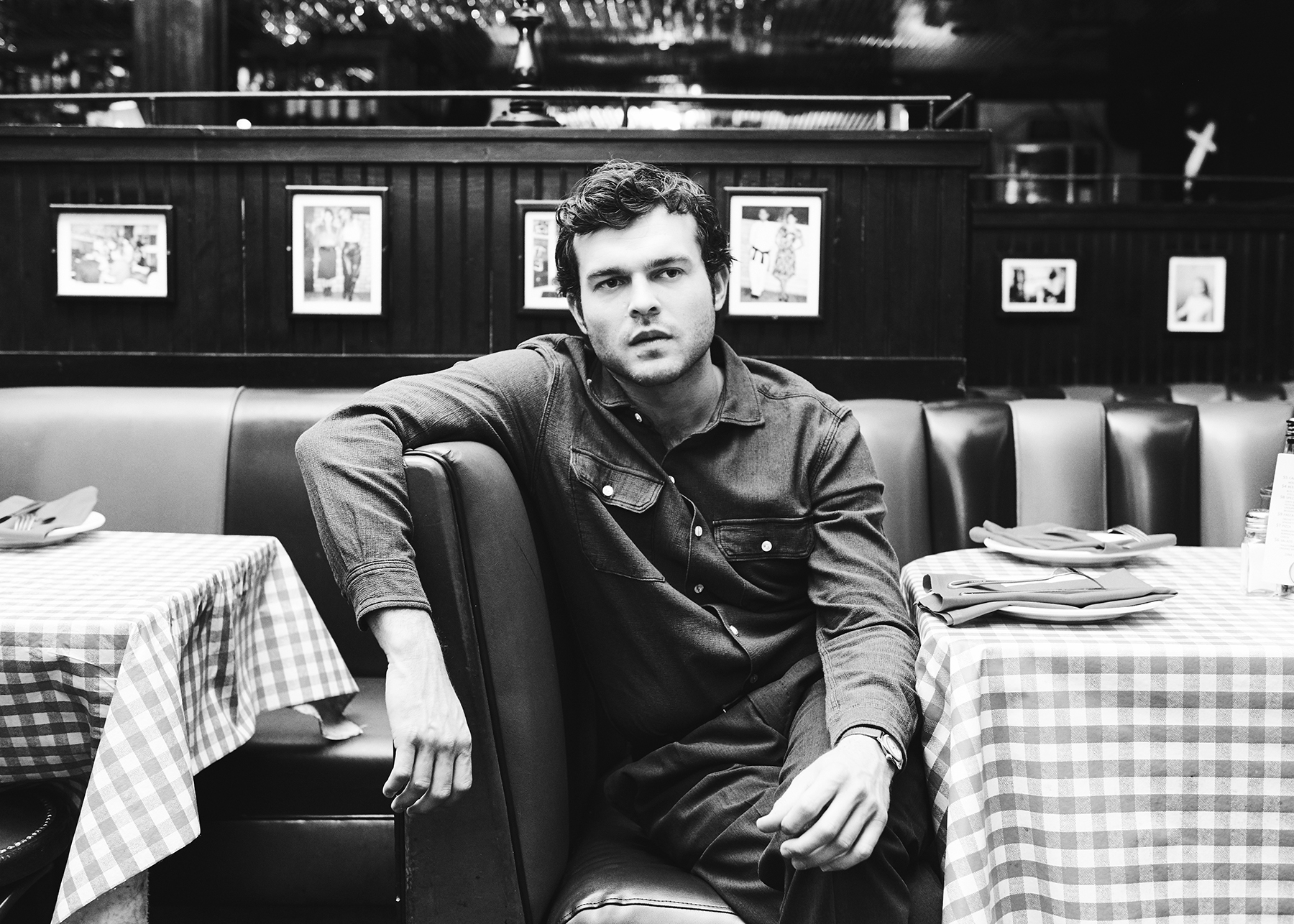  Alden Ehrenreich 