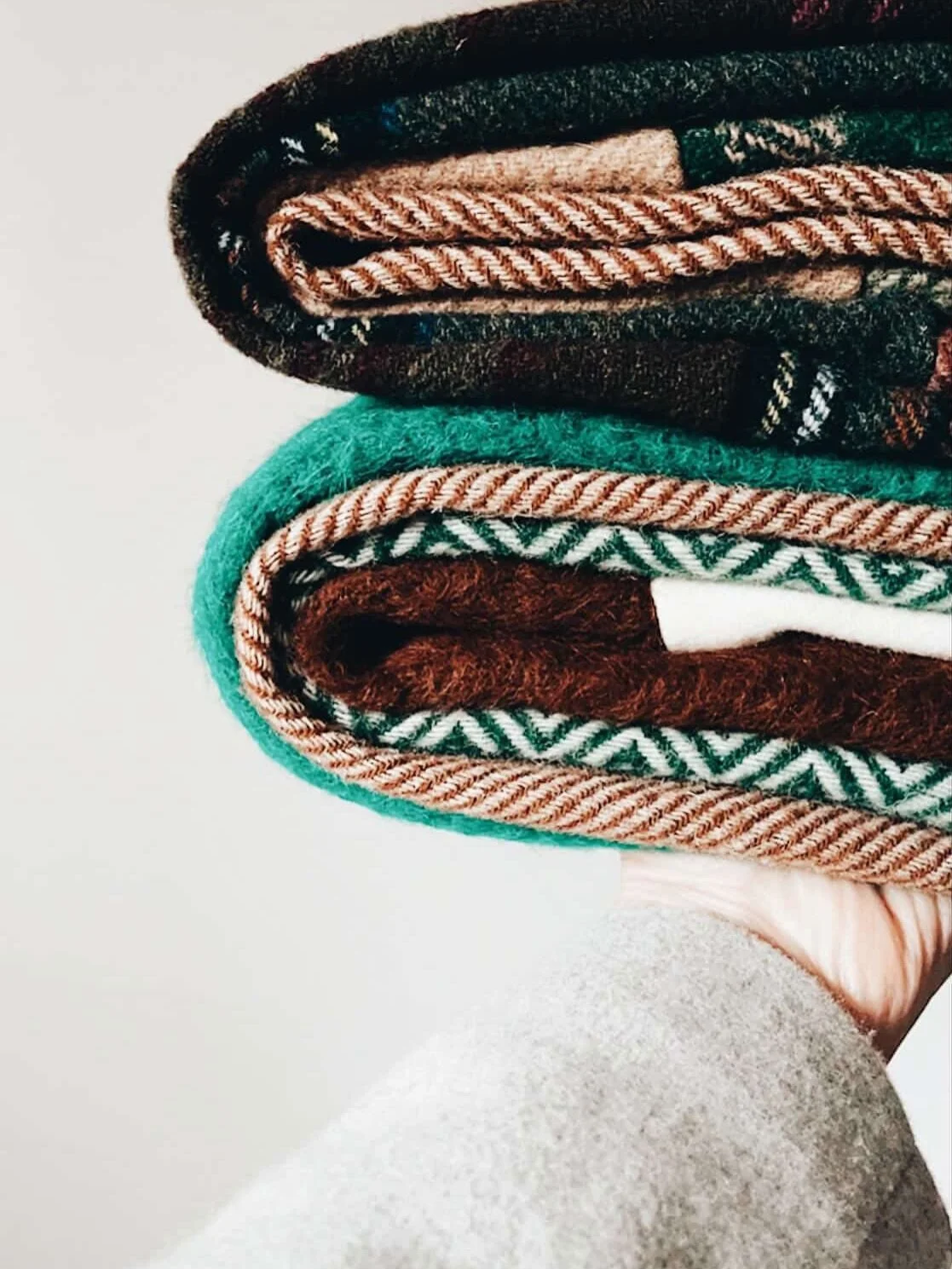 HAPPY FIRST DAY OF WINTER! We have scarves aplenty with our new drop of Heather&rsquo;s woollen wonders &amp; some jad-woven ones by Meaghan 🧣❤️