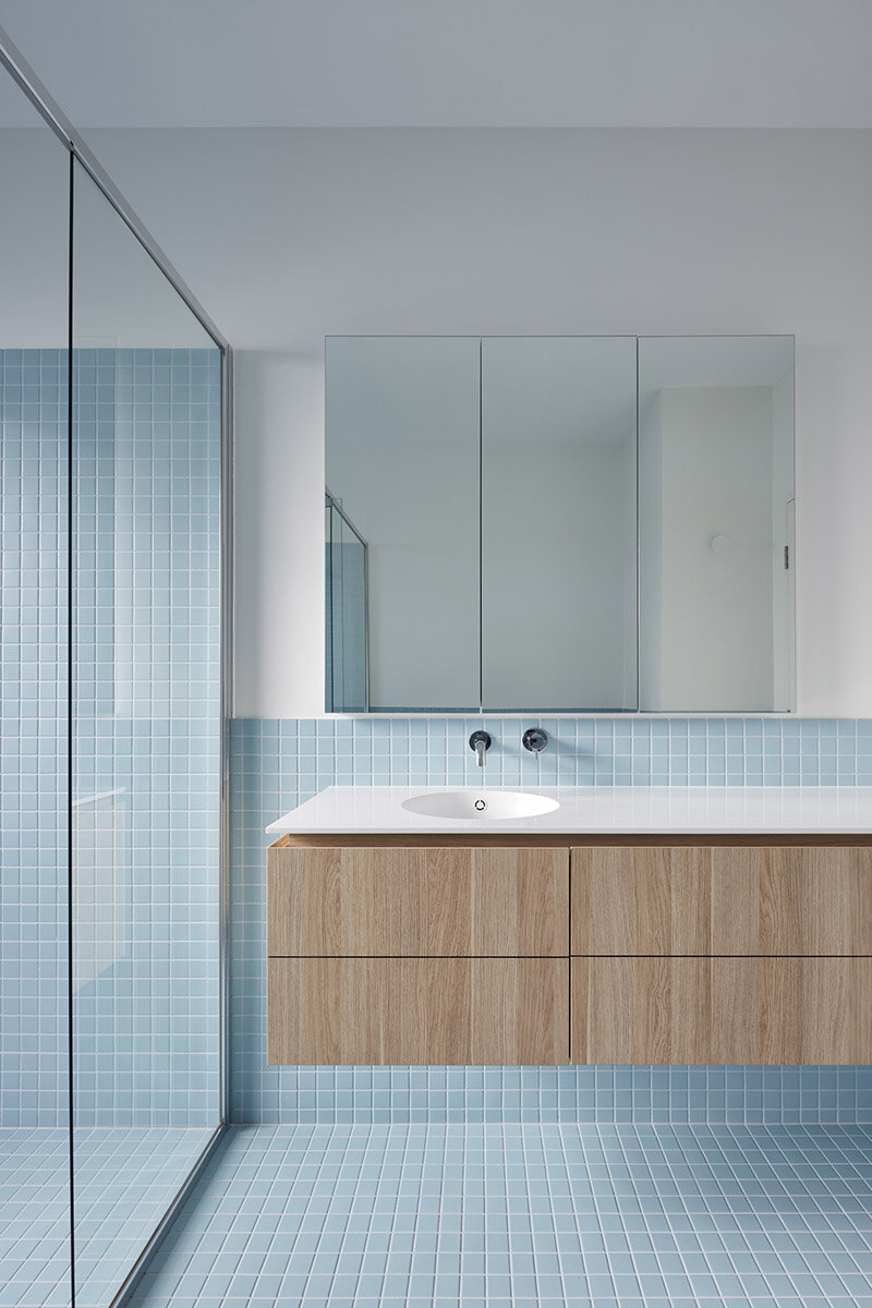 brick-concrete-contemporary-midcentury-bathroom-KB-house.jpg