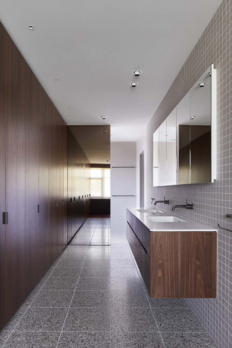 Concrete-Contemporary-House-Addition-Bathroom-Ensuite-Lockleys-House.jpg