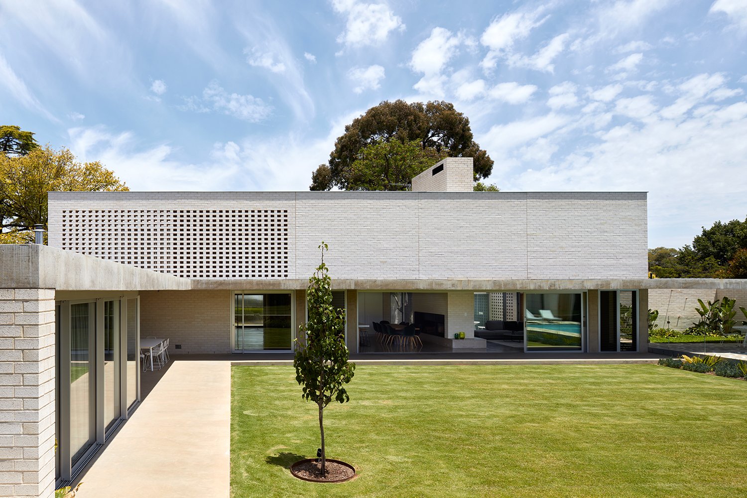 Jacaranda-House-Brick-Contemporary-Masonry-Backyard.jpg