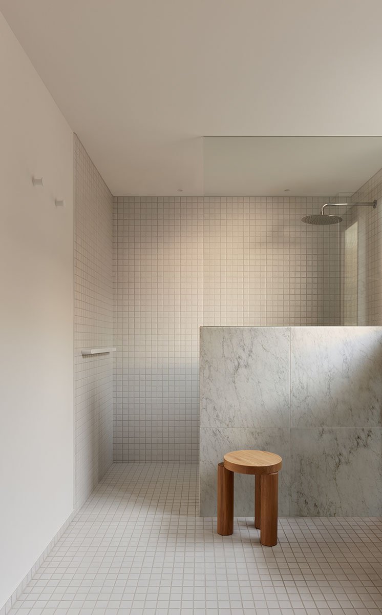 Mitcham-House-Contemporary-Black-Timber-Home-Bathroom.jpeg