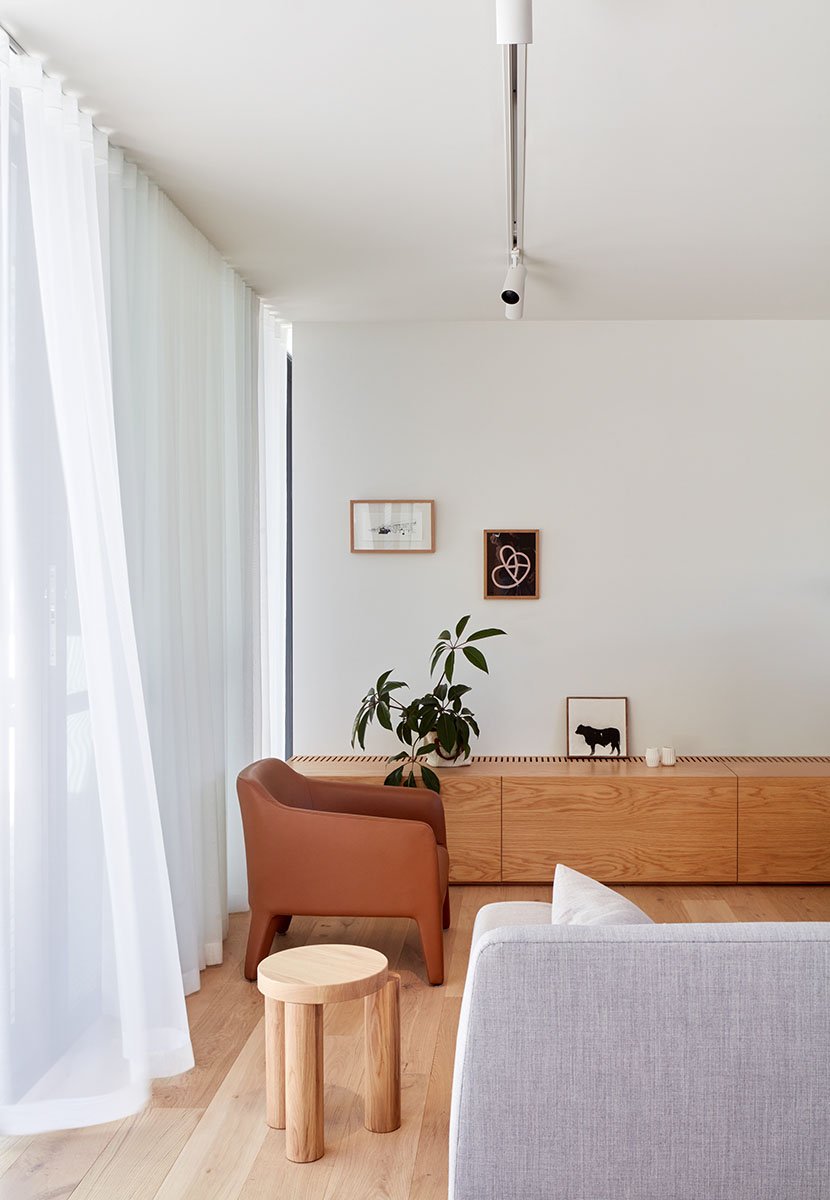 Mitcham-House-Contemporary-Black-Timber-Home-Living Room.jpeg