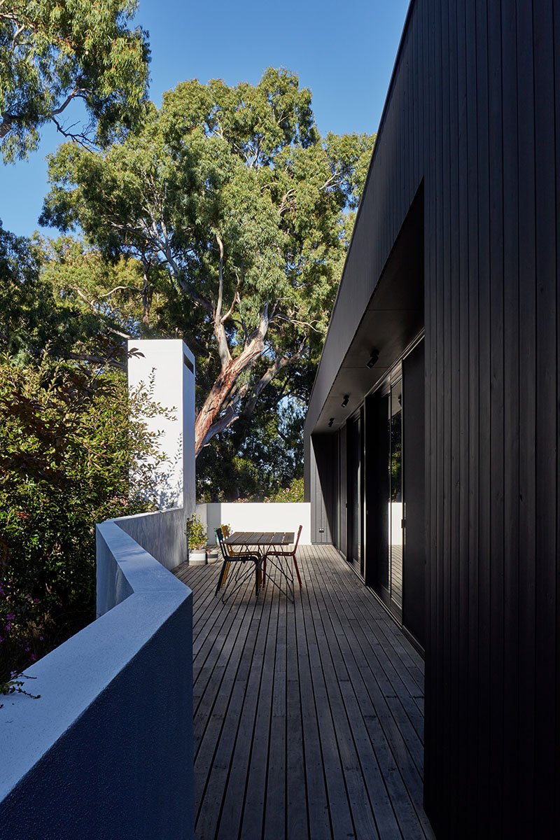 Mitcham-House-Contemporary-Black-Timber-Home-Outdoor Entertaining.jpeg