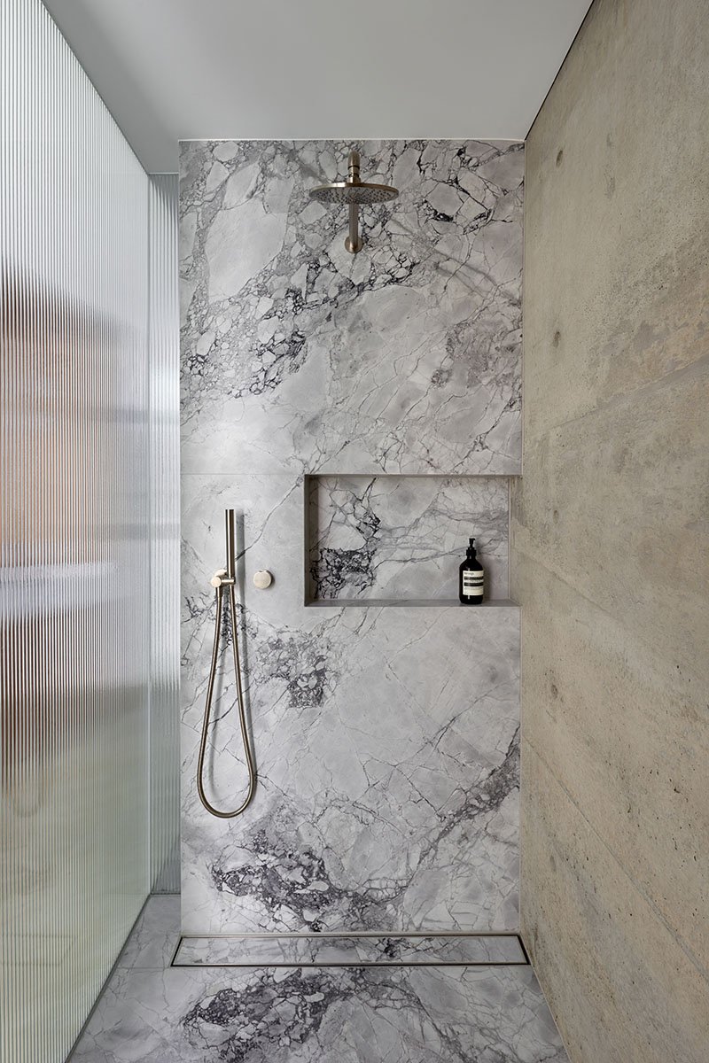 Billabong-House-Contemporary-Concrete-Home-Shower.jpeg