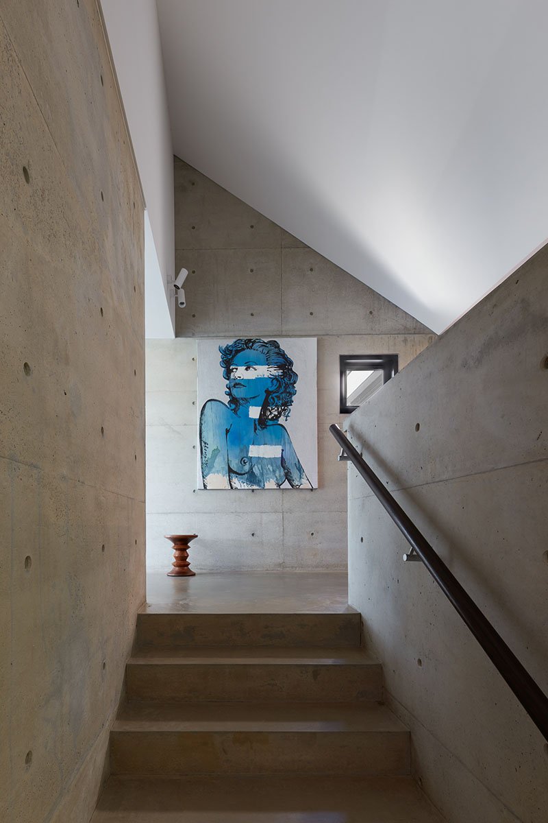 Billabong-House-Contemporary-Concrete-Home-Stair.jpeg