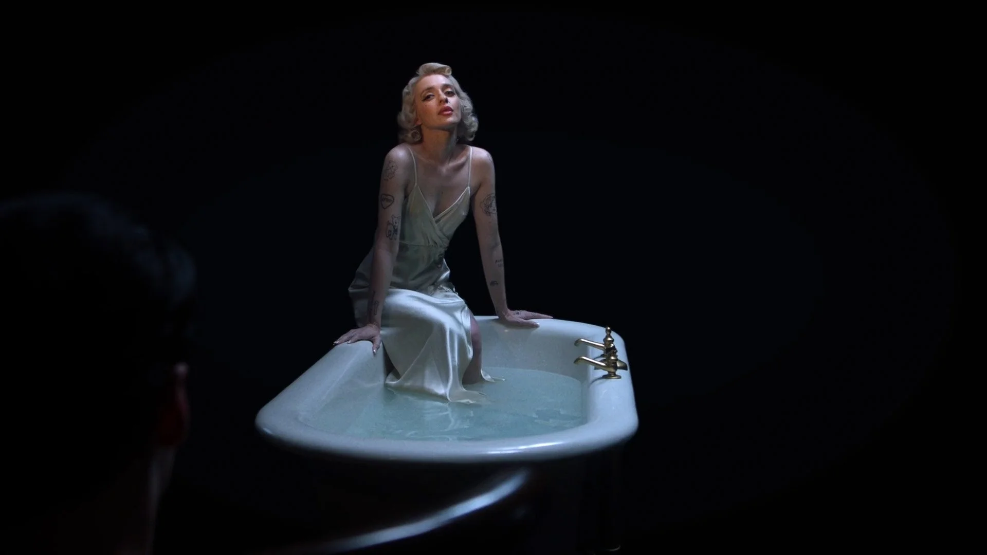 Sequence 01.00_54_41_13.Still025.jpg