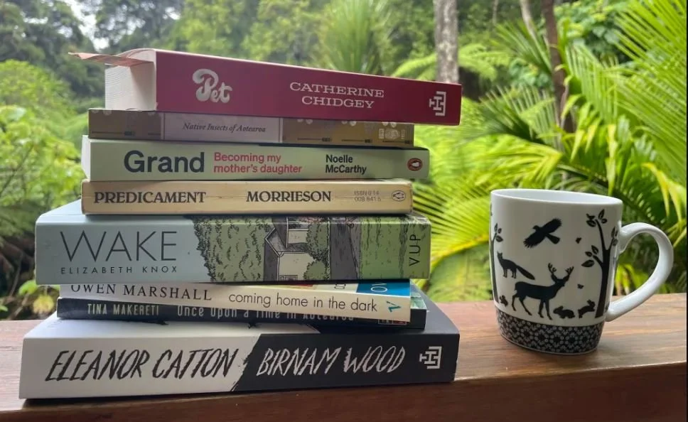 Authors and book lovers share their favourite NZ reads