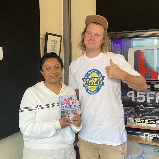 95bFM's Loose Reads: Holding the Line by Barbara Kingsolver 