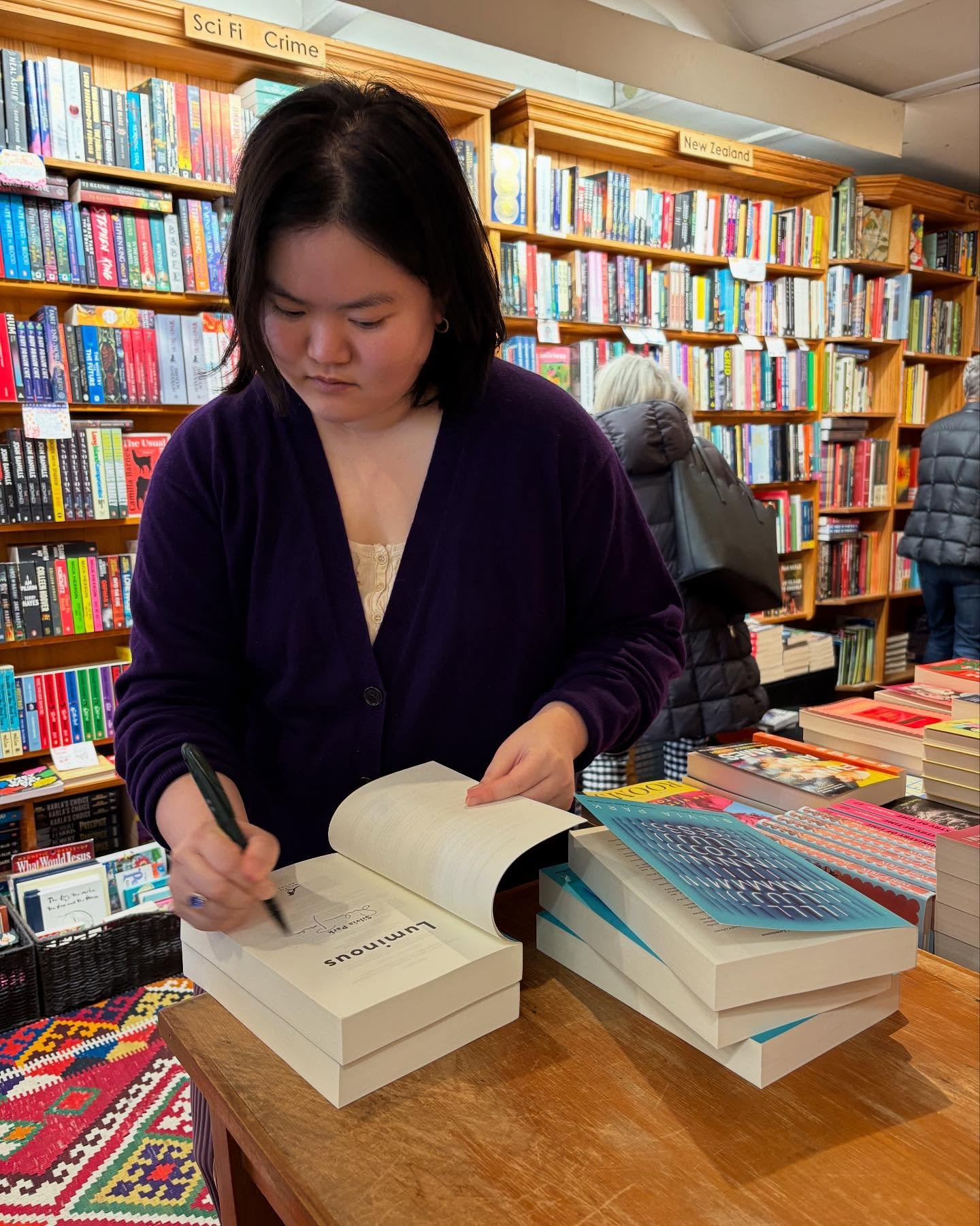 The lovely Silvia Park, author of Luminous, came to visit today! We have signed copies on the shelf and of course, you can catch her at @aklwritersfest. π€π