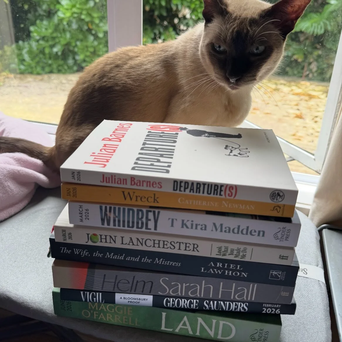 Our summer reading piles.

🌞📚😎