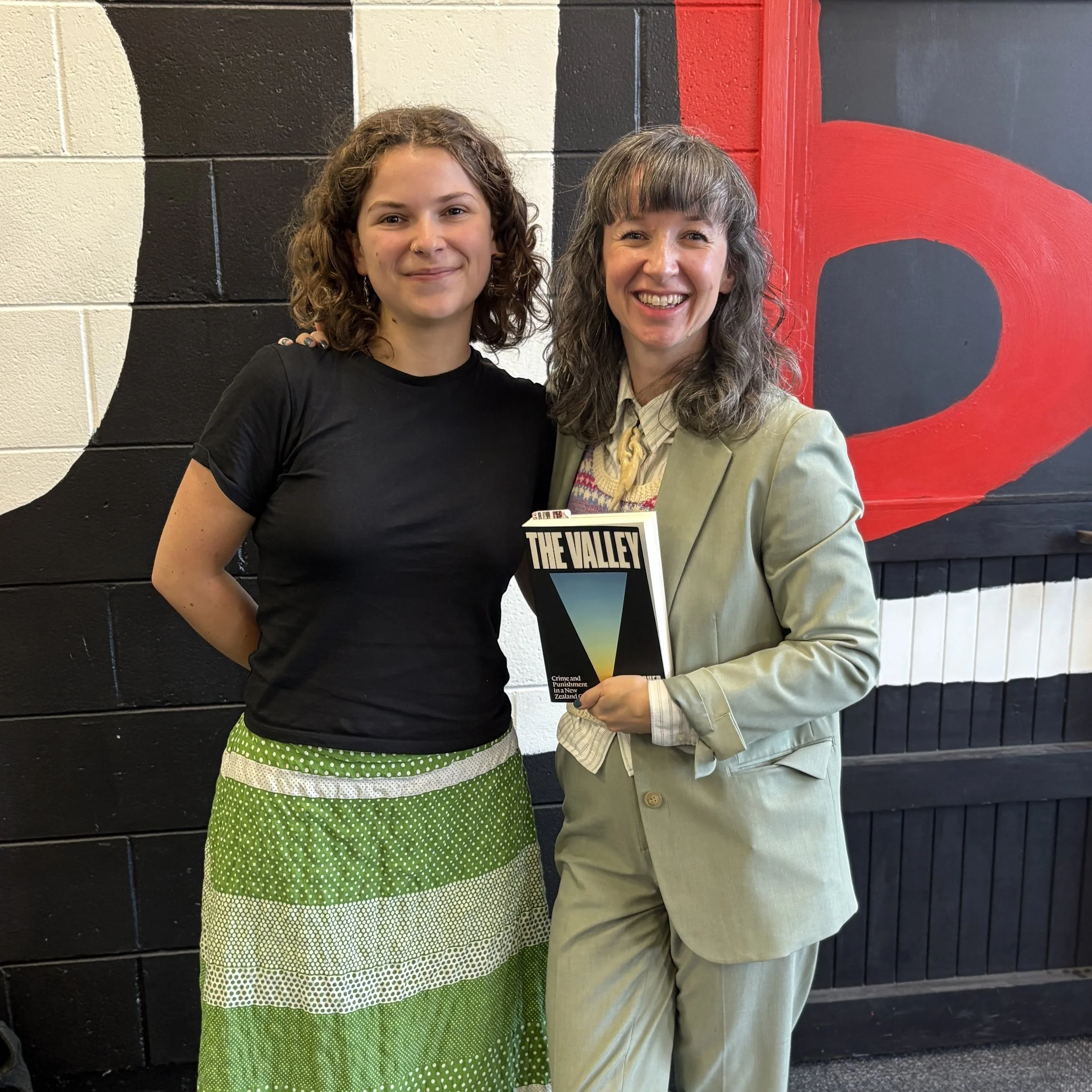 95bFM's Loose Reads: The Valley - Crime and Punishment in a NZ City by Asher Emanuel 