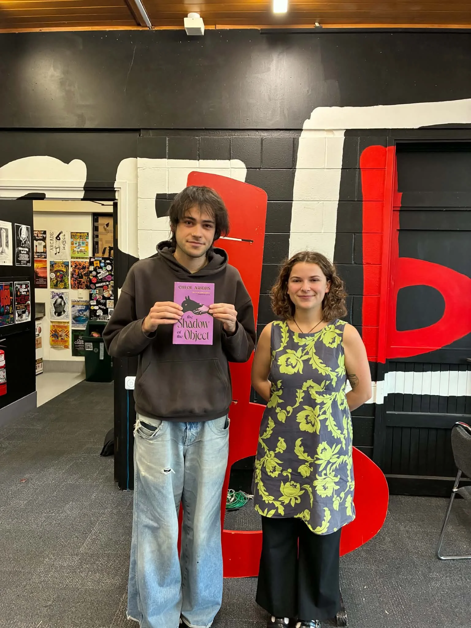 95bFM's Loose Reads: The Shadow of the Object by Chloe Aridjis