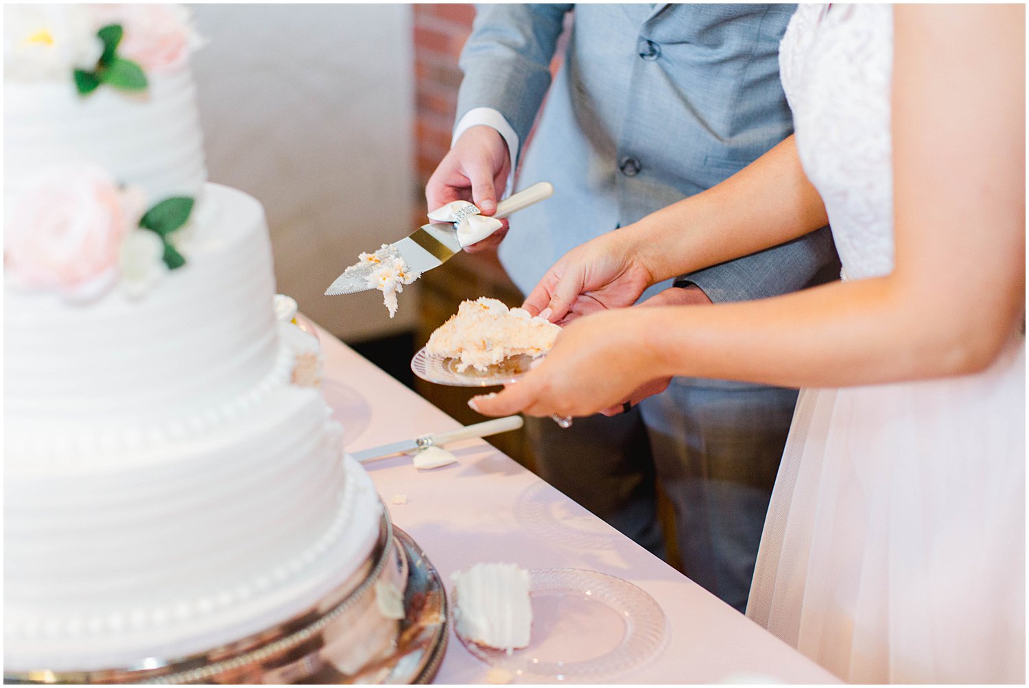 Madison Avenue Central Park Wedding, Kansas Wedding Photographer, Wichita Kansas Wedding Photographer, modern wedding, traditional wedding, wedding photography, wedding inspiration, unique wedding photos, classic wedding photos, reception pictures, cake table, DIY cake table, cake cutting pictures