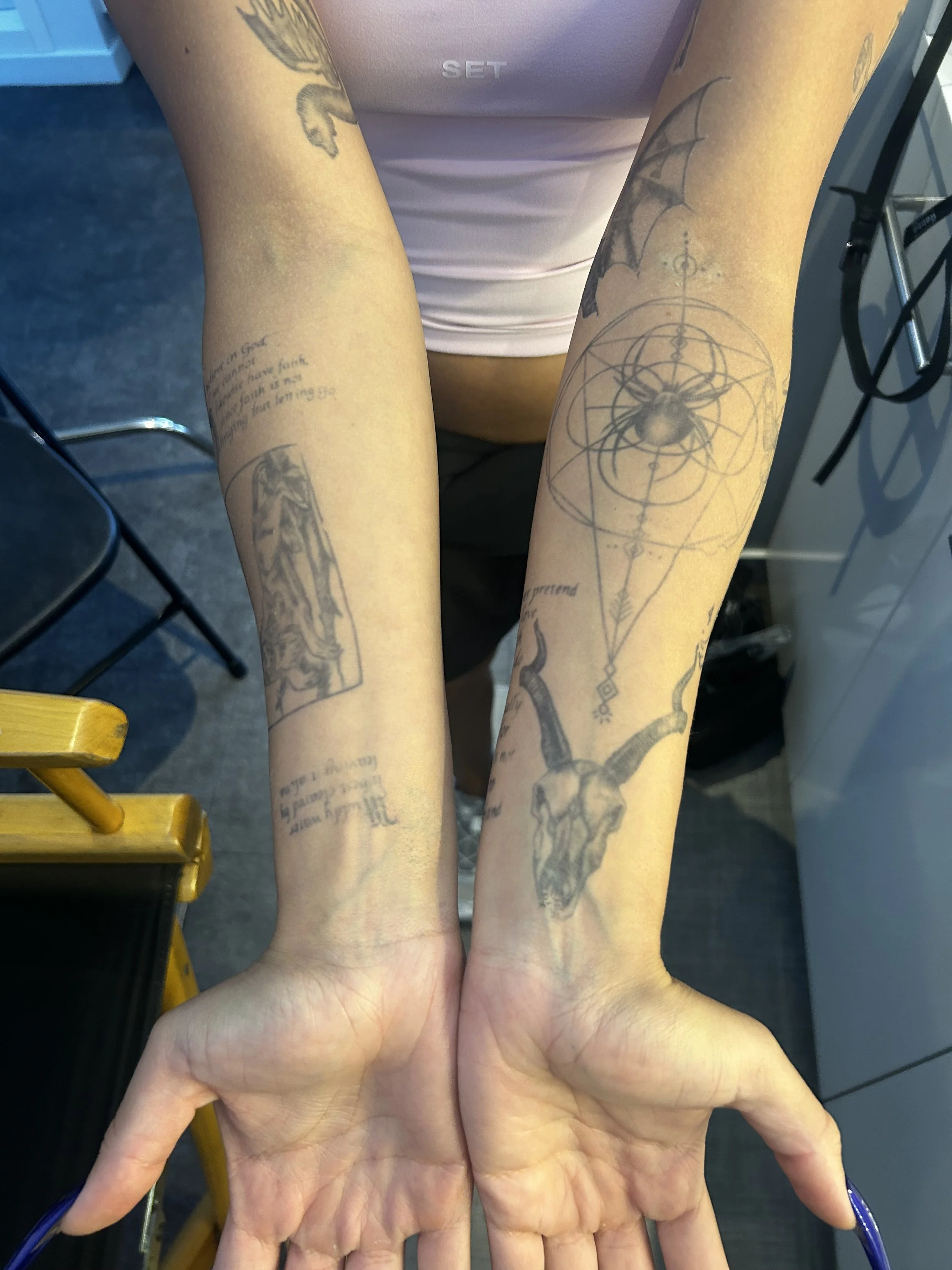 Tattoo replica Doja Cat 'Jealous Type' Music video