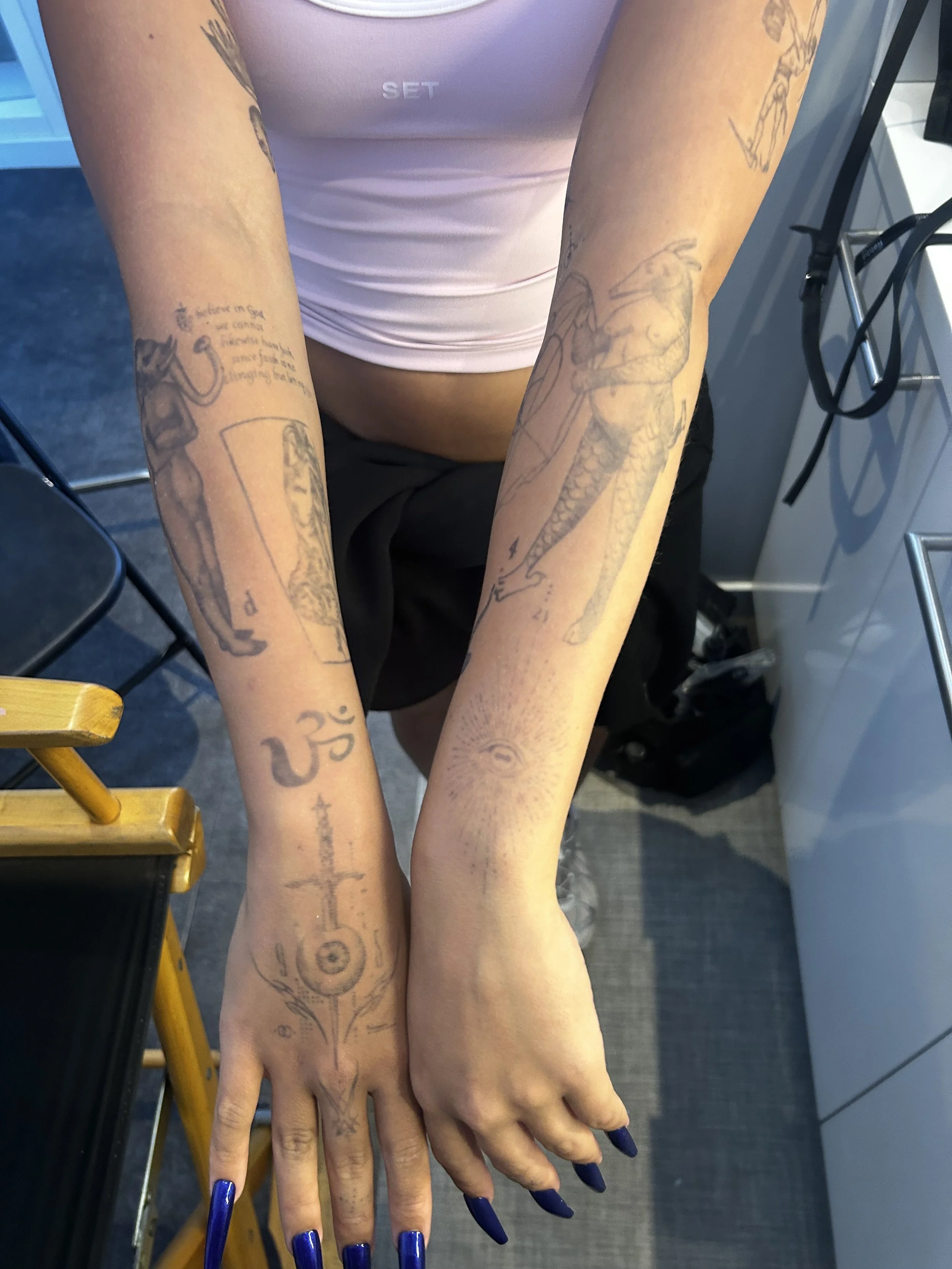 Tattoo replica Doja Cat 'Jealous Type' Music video