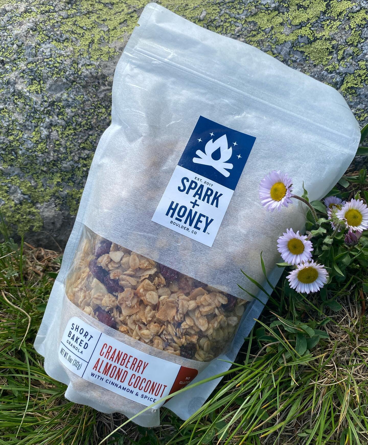 Come stop by the Boulder Farmer&rsquo;s Market today for your next trail snack! 🌸 @bcfm #hikesnack #trailsnack #granolagoodness