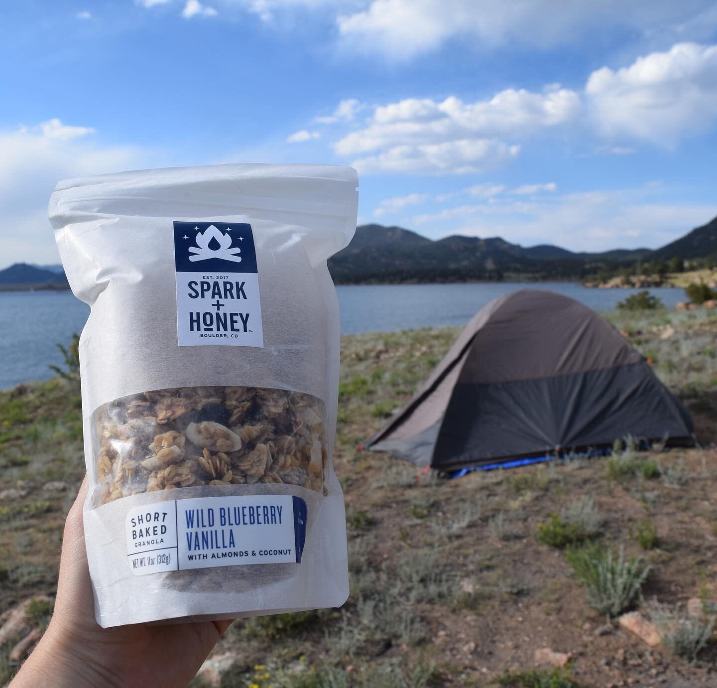 Happy Wednesday! Anyone going camping this Labor Day weekend? Don&rsquo;t forget the snacks! ⛺️🎣🛶#campsnacks #trailsnacks #granola #sparkandhoney