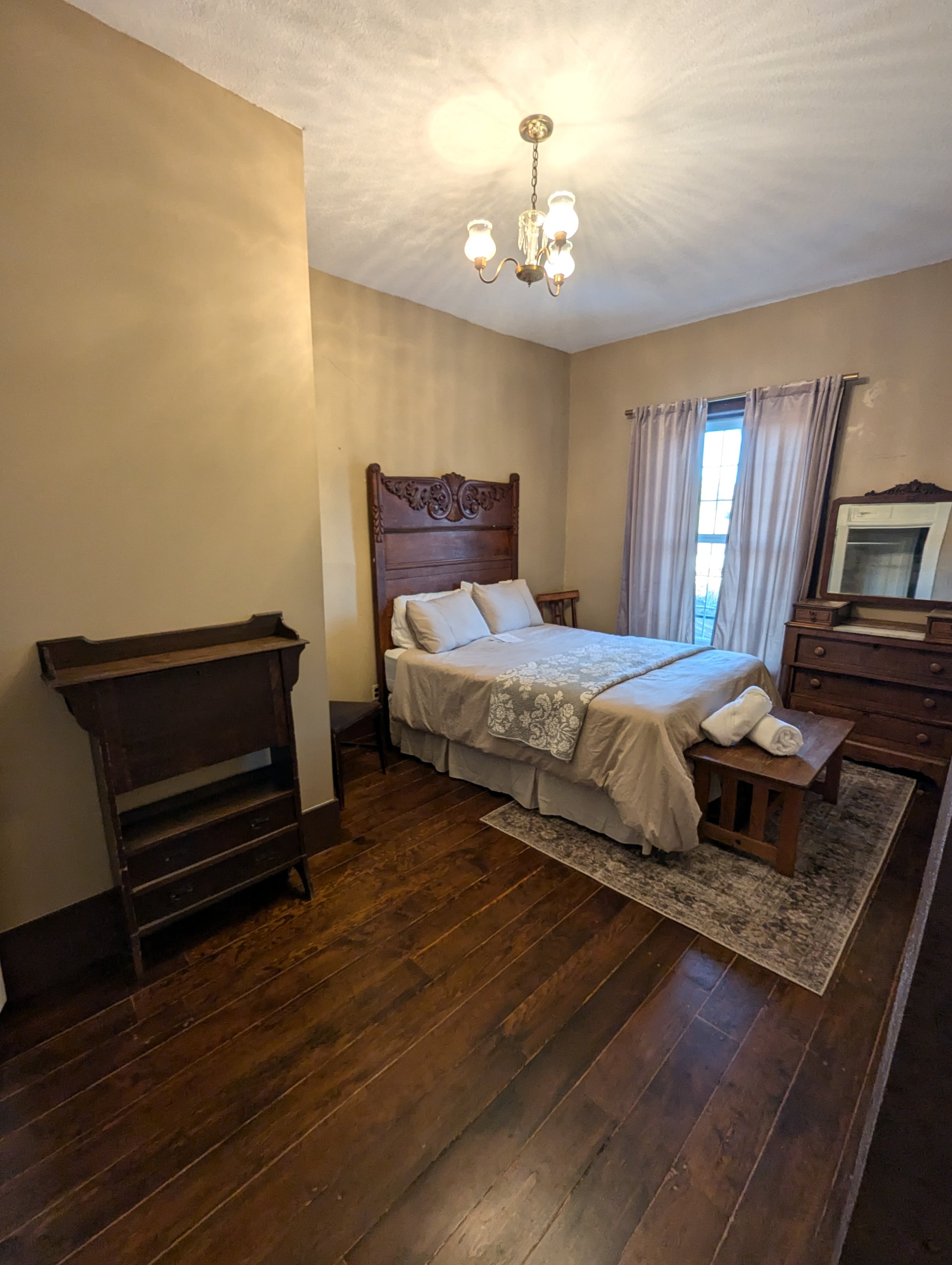 RM8 Bed.jpg