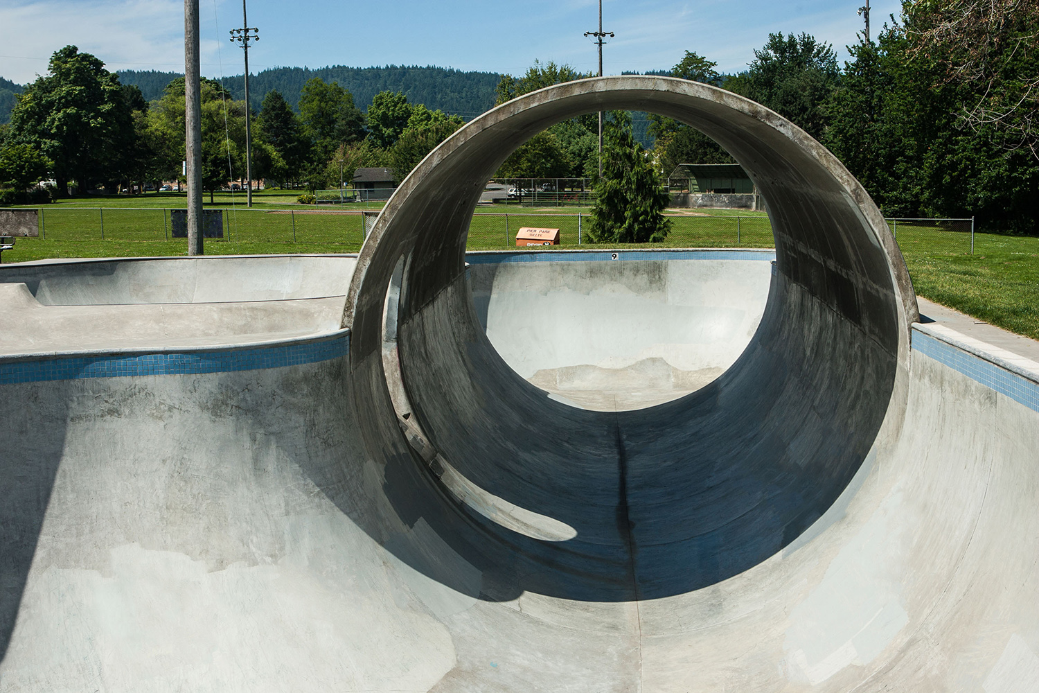 Pier Park Skatepark features an 18-foot full pipe with a mouse hole entry way and two connecting bowls topped with tile and pool coping. Additionally, there are two flow bowls and a street area to entertain and challenge skaters of all ages and abilities.