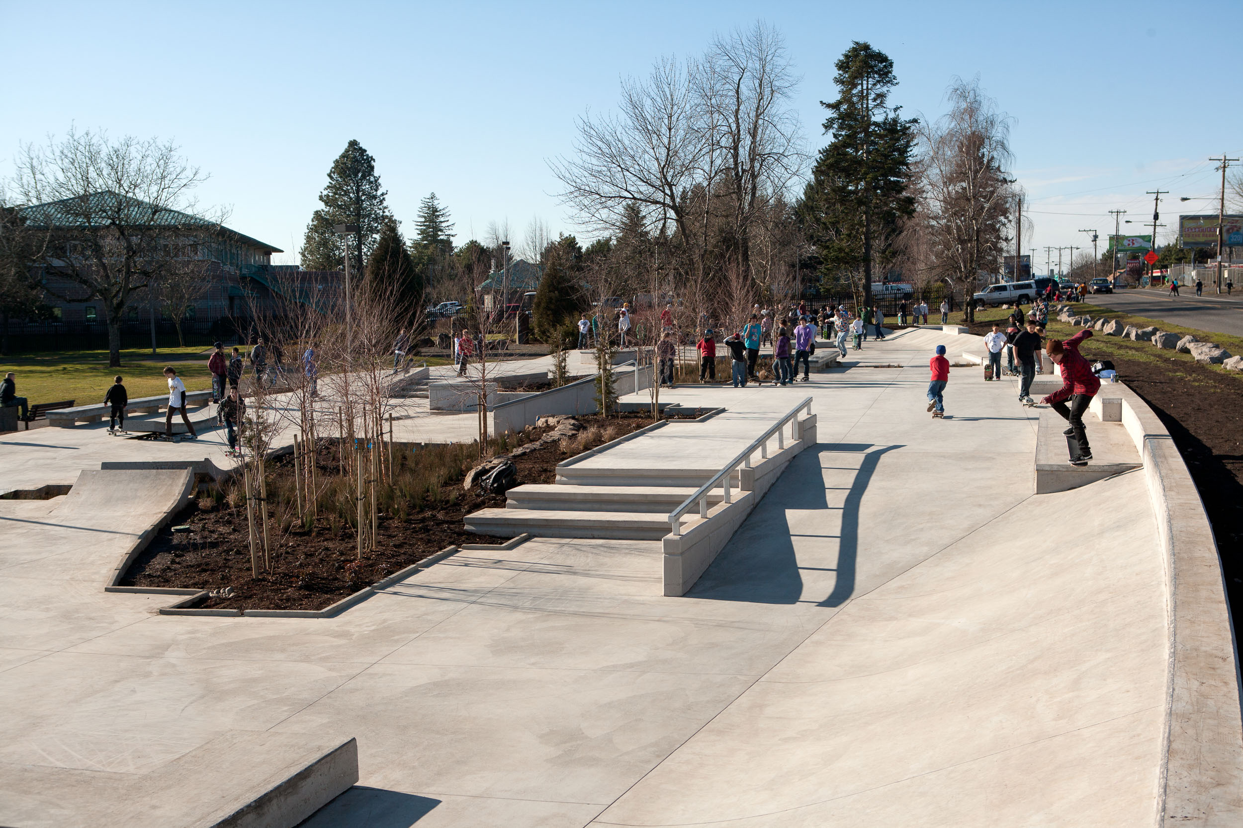  Gaps, ledges, stair sets, rails and an assortment of urban features await street skaters of all abilities at Ed Benedict Street Plaza. 