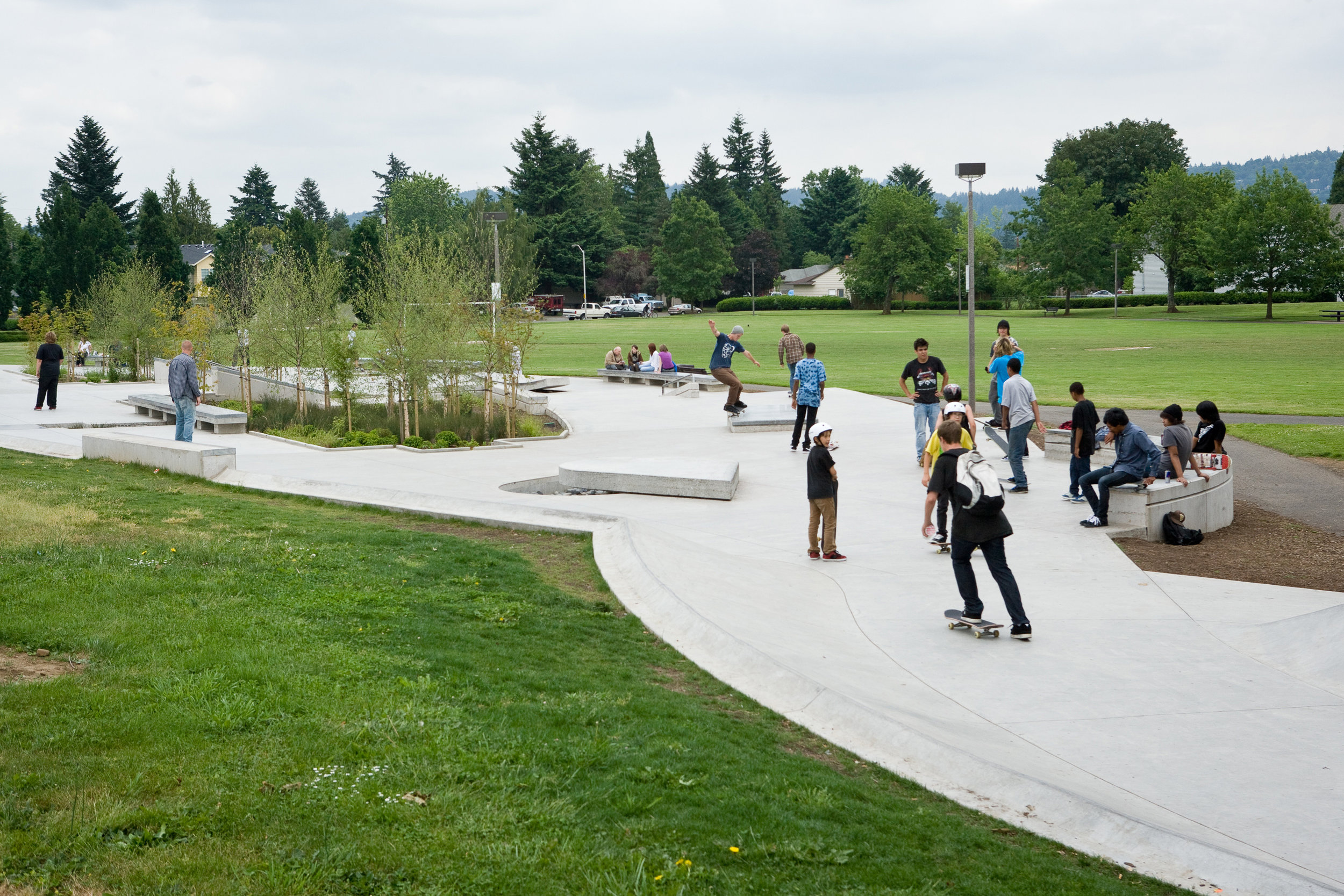  Ed Benedict Skate Plaza offers plenty of ledge features and challenging urban terrain for Portland’s street skating community. 