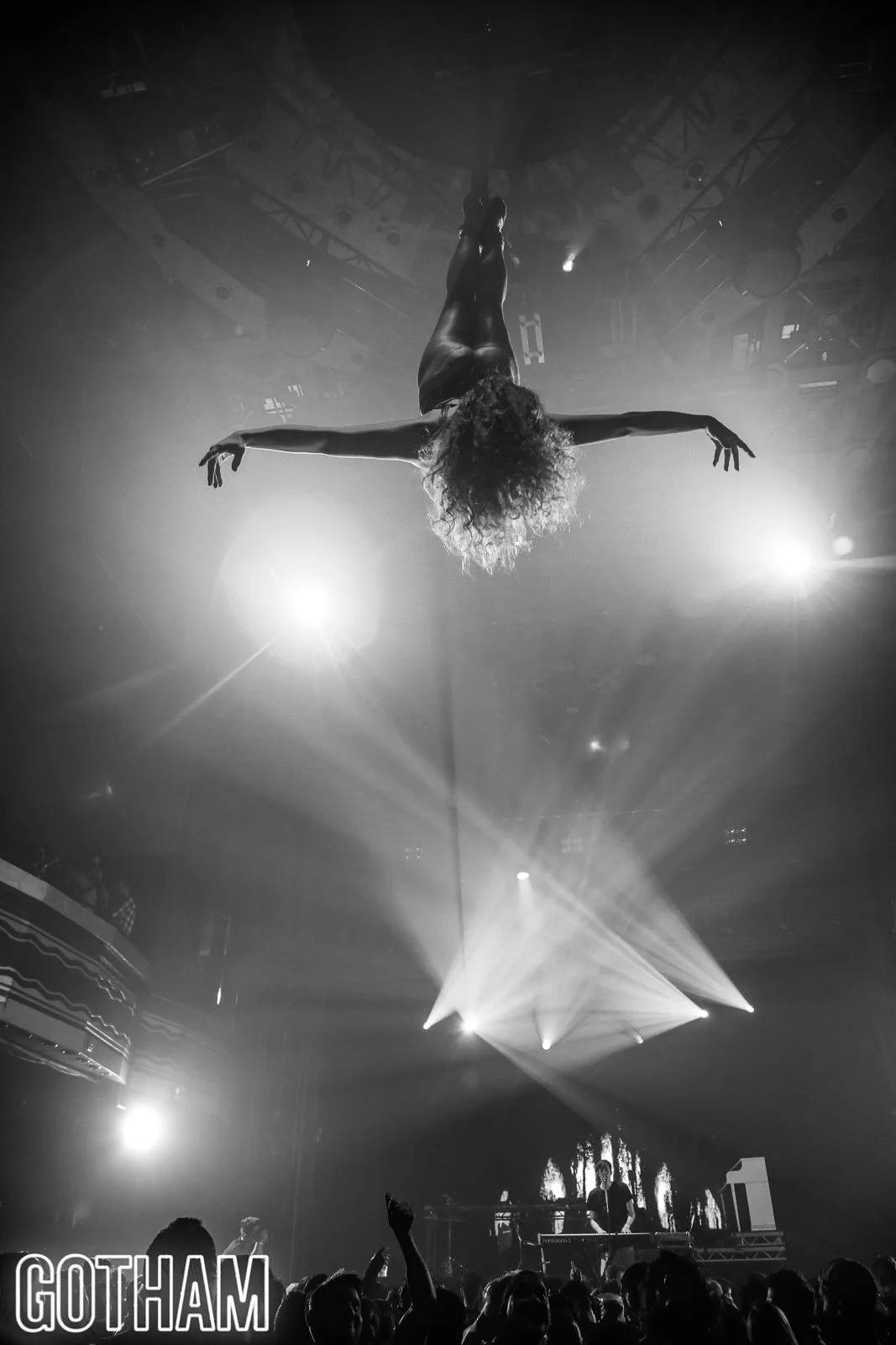 Cassandra Estelle NYC aerialist