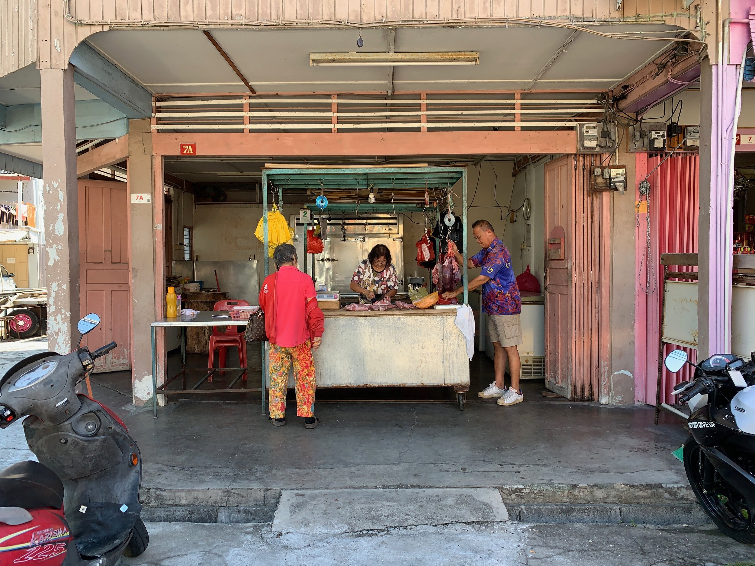 In SPK, the morning market &amp; breakfast culture is brilliant. Nostalgic island life.