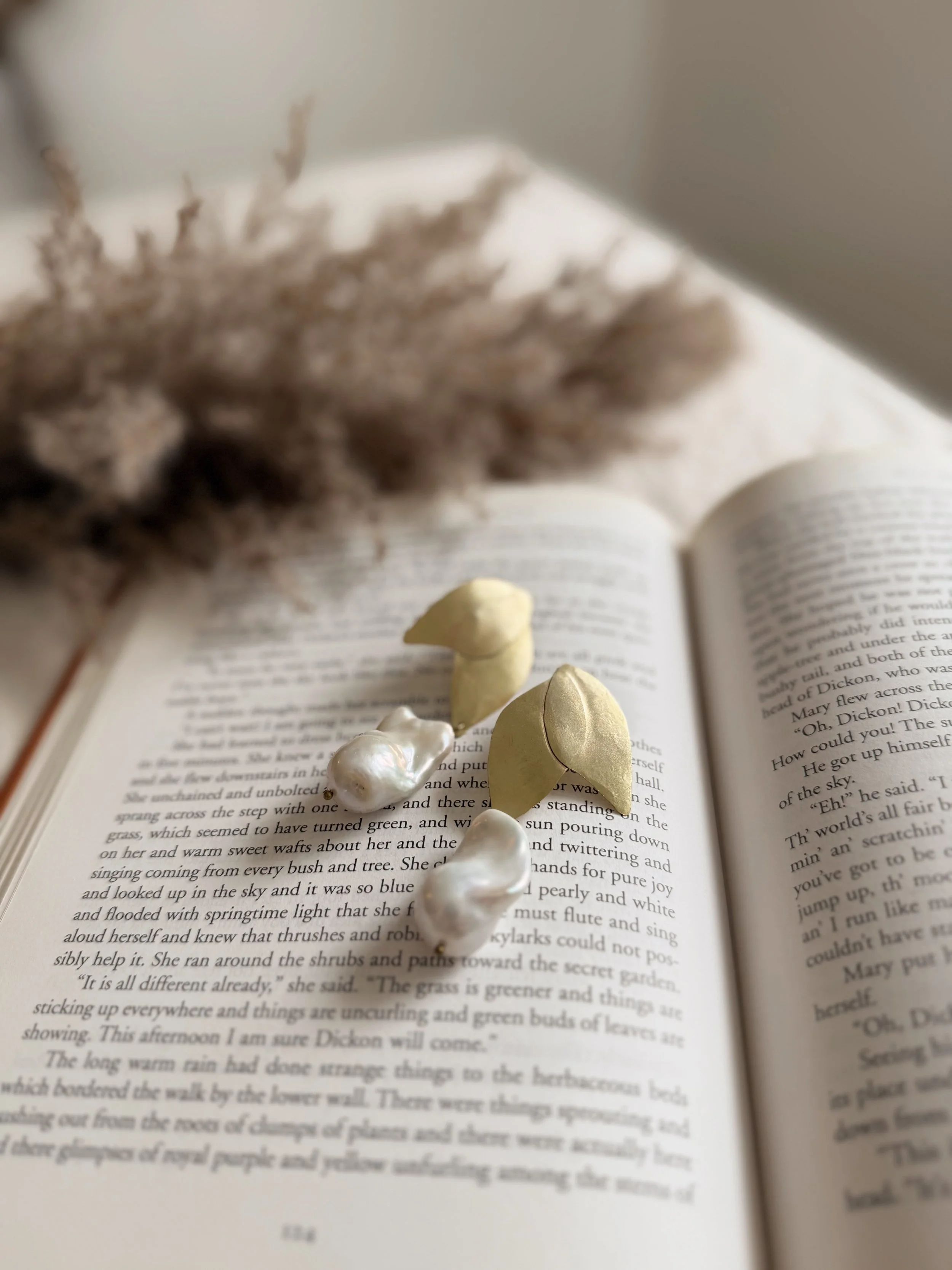 Climbing Fig + Pearl Earrings