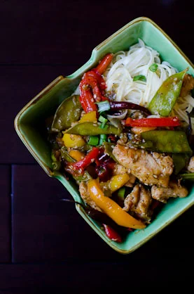 Easy Spicy Chinese Chicken Lo Mein