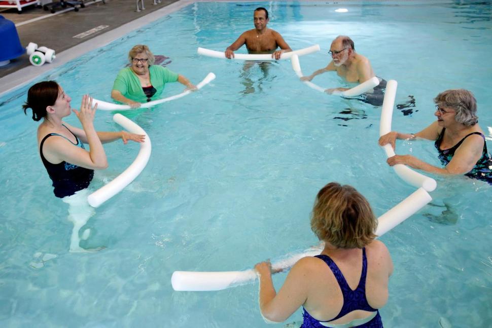 https://www.usnews.com/news/best-states/wisconsin/articles/2017-07-22/in-this-exercise-class-instructor-teaches-in-sign-language