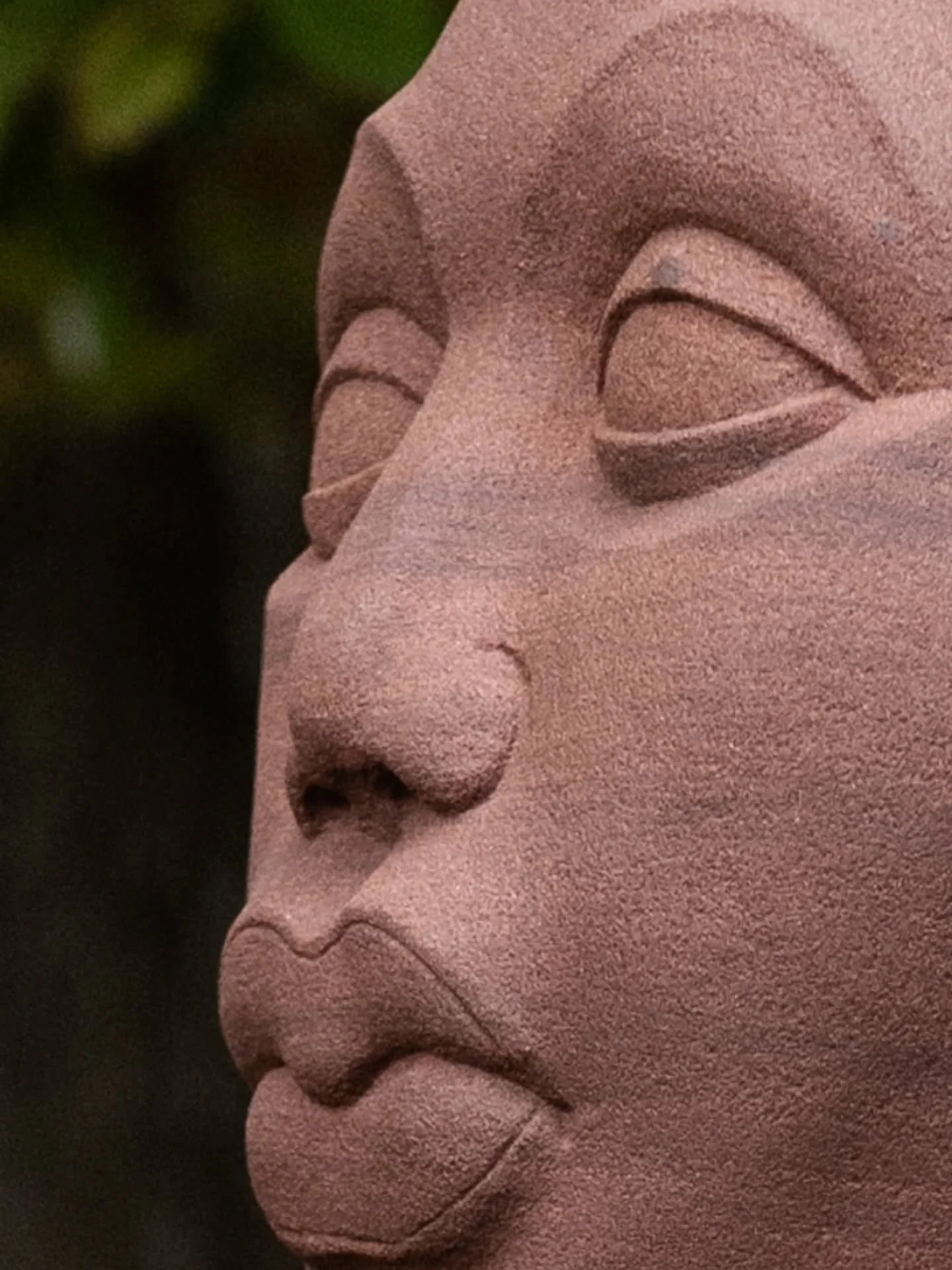 Last few shots of the sculpture of 'Black Mary' - Mary Woolaston by&nbsp;@marciabennettmale&nbsp;at&nbsp;@calthorpecommunitygarden&nbsp;for&nbsp;@blackmaryproject

Plus a couple of close-ups of&nbsp;@gaylenegould's art installation at 'Black Mary's P