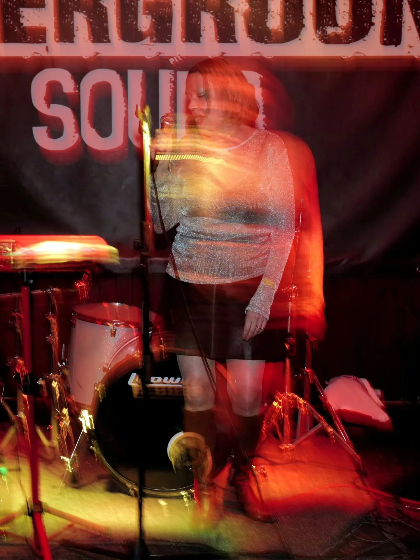 Few more shots from last night's shenanigans at The Beehive in Bow with @undergroundsoundlondon  @problemsfirstworld 

Plus the electrifying @rockyscuffsofficial 

Amazing live music 🎶 

#supportyourlocalindependentvenue
#eventphotography #eastlondo