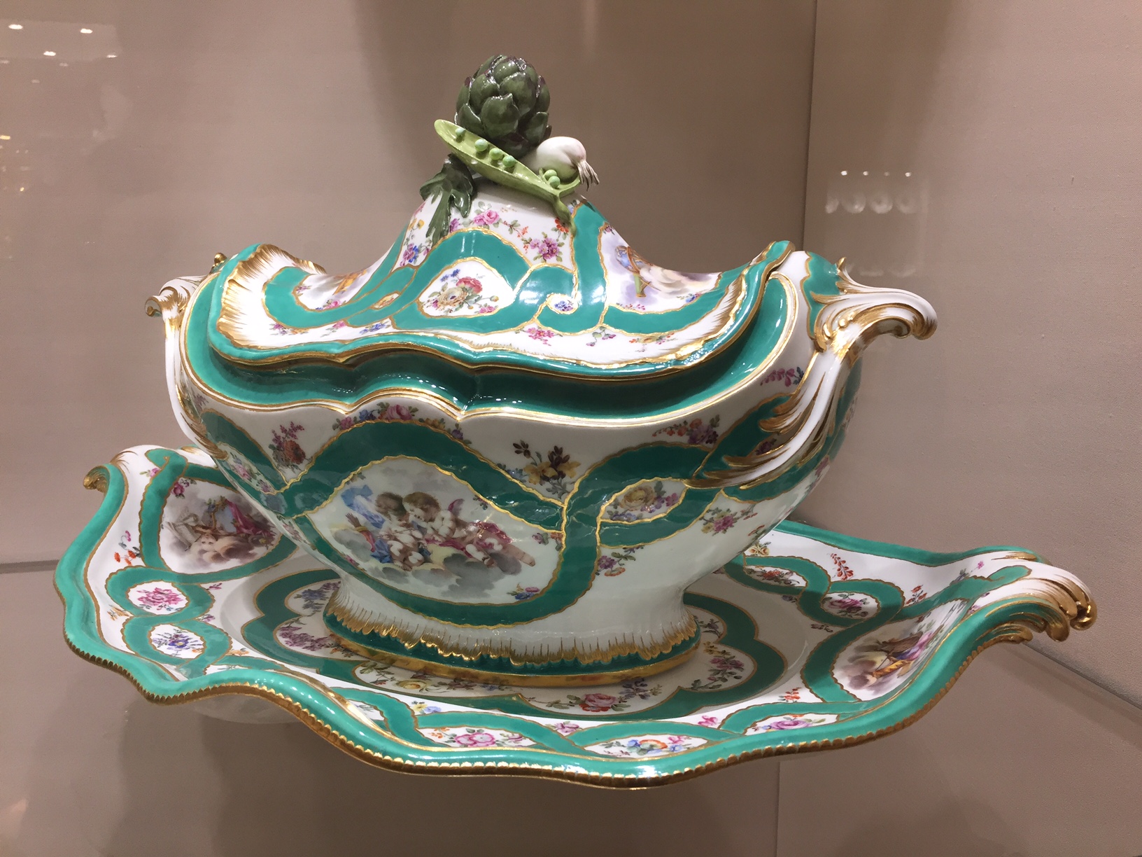 dishware in the Hofburg palace