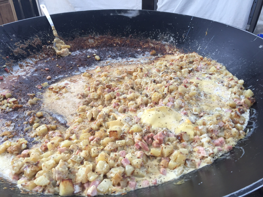 Tartiflette – potatoes, cheese and bacon. Hummuna hummuna hummuna.