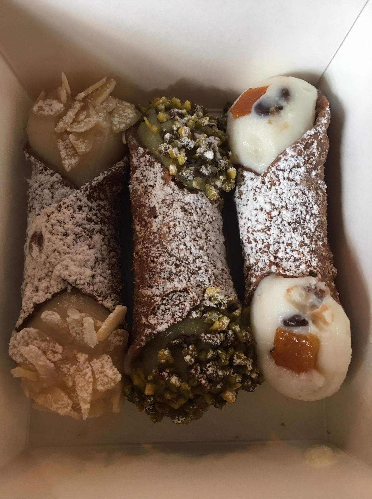 cannolis