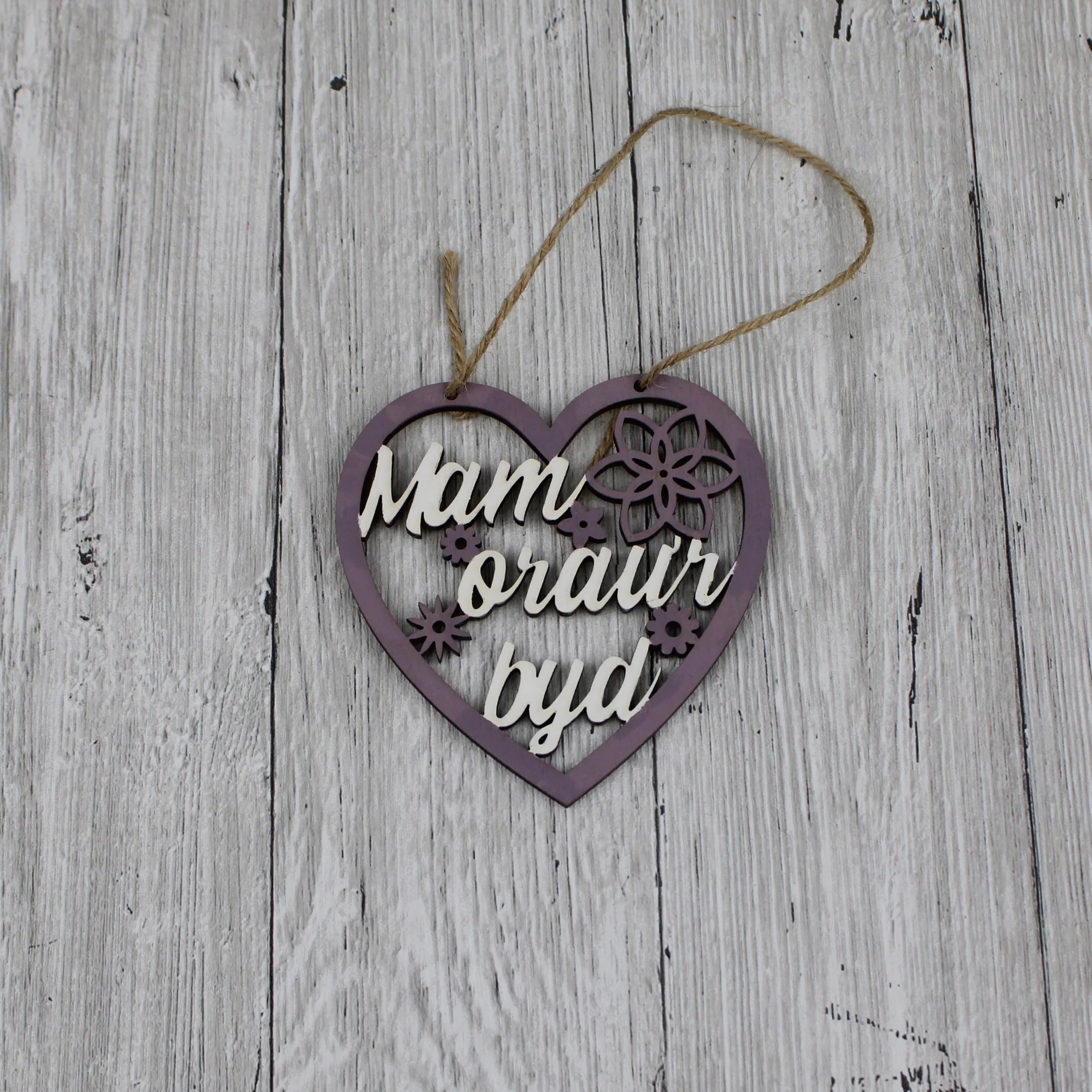 Mam Orau'r Byd calon.JPG