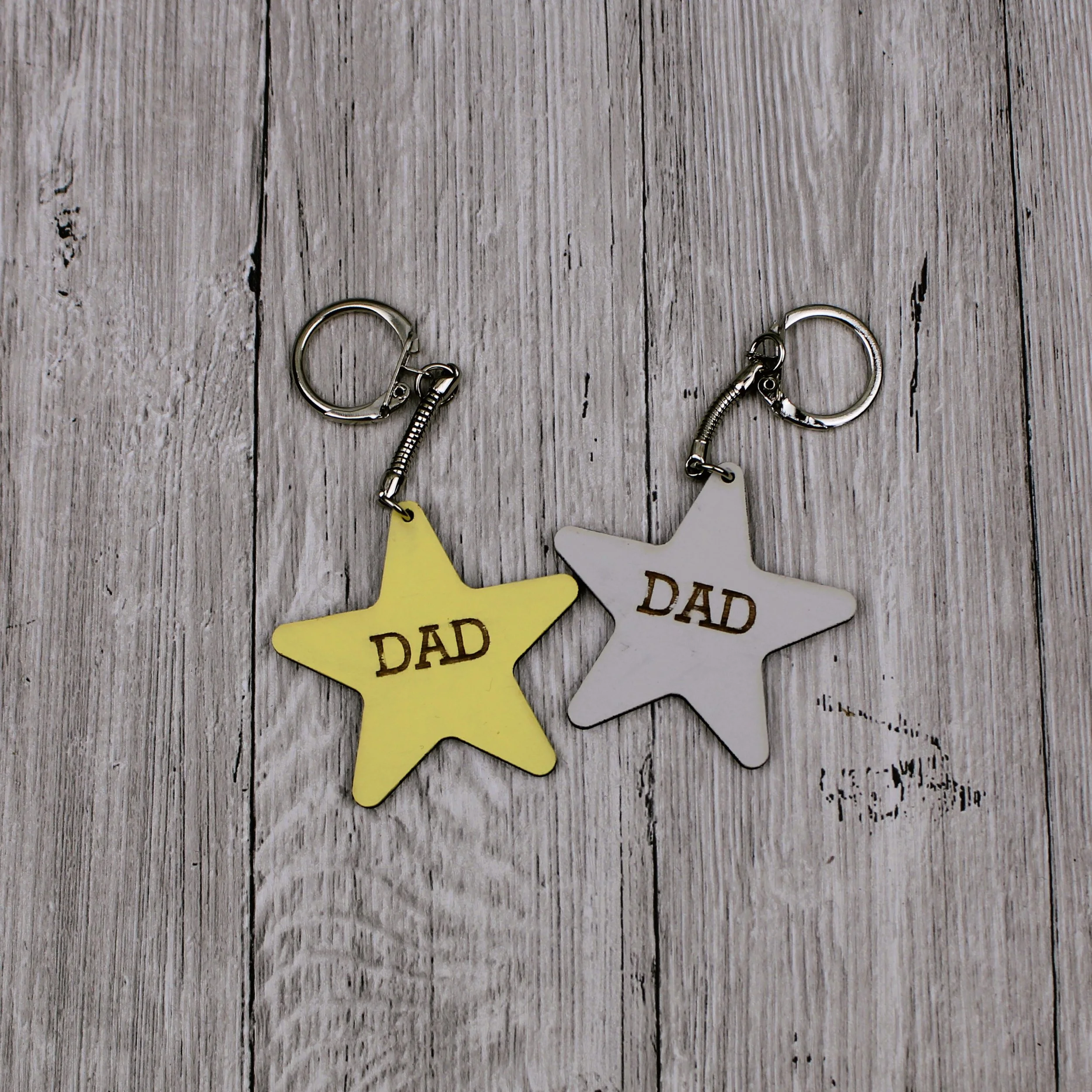 Cylch Allwedd Pren (AN143)