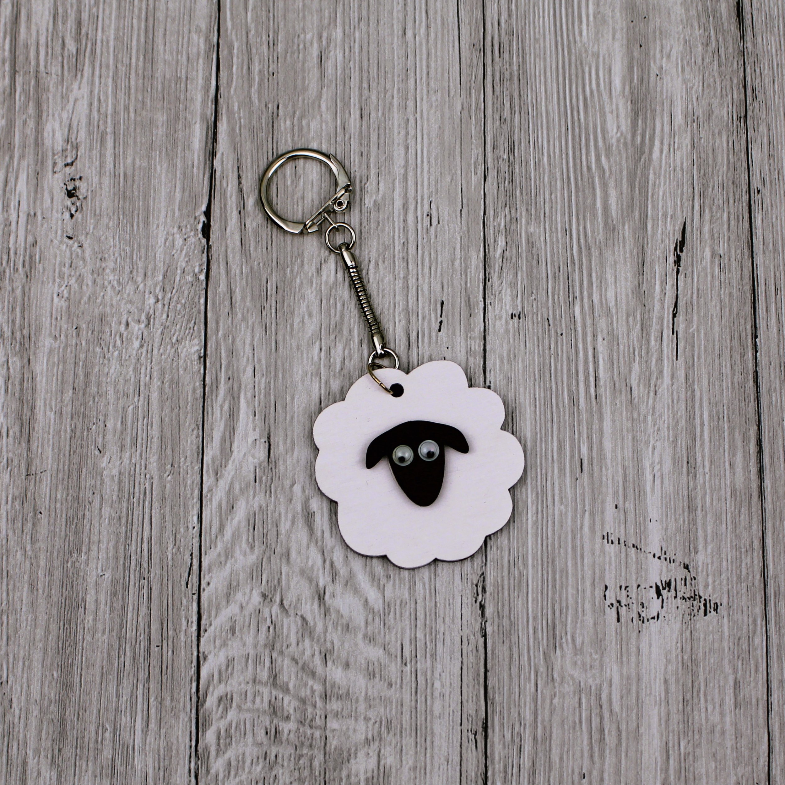 Cylch Allwedd Pren (AN102)