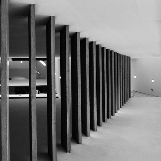 Disruptive geometries from Copenhagen .
.
#Geometry #kopenhavn #kopenhagen #copenhagen #d&auml;nemark #danemark #danisharchitecturecentre #architecture #architectureporn #architecturephotography #design #stairs #lines #circles #architecture #danskark