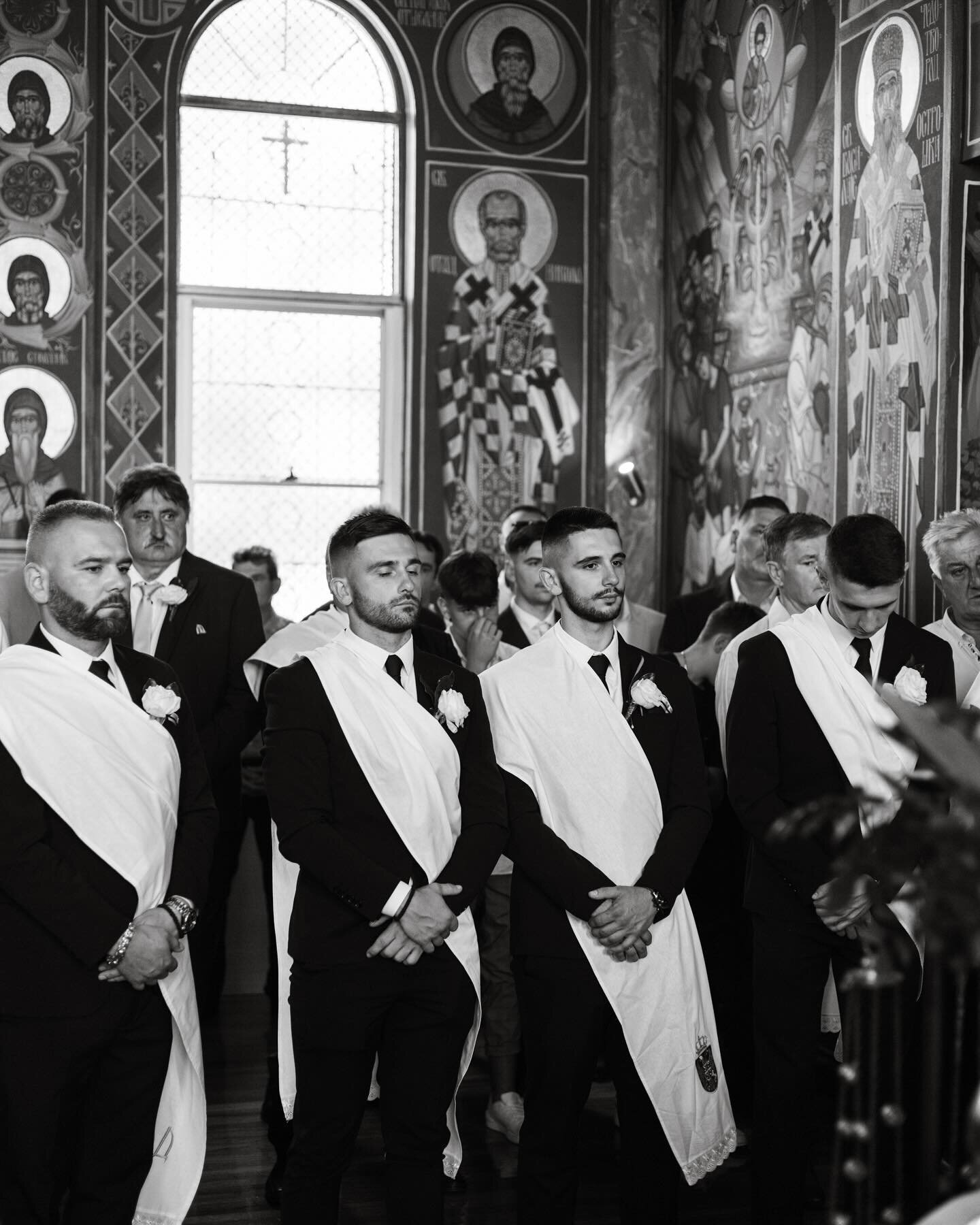 Here&rsquo;s one for the gents. The moments of anticipation and stillness before the bride&rsquo;s entrance with her bridal party. 

.
.
#luxuryweddingphotographer #weddingphotographer #sydneyweddingphotographer #australiaweddingphotographer