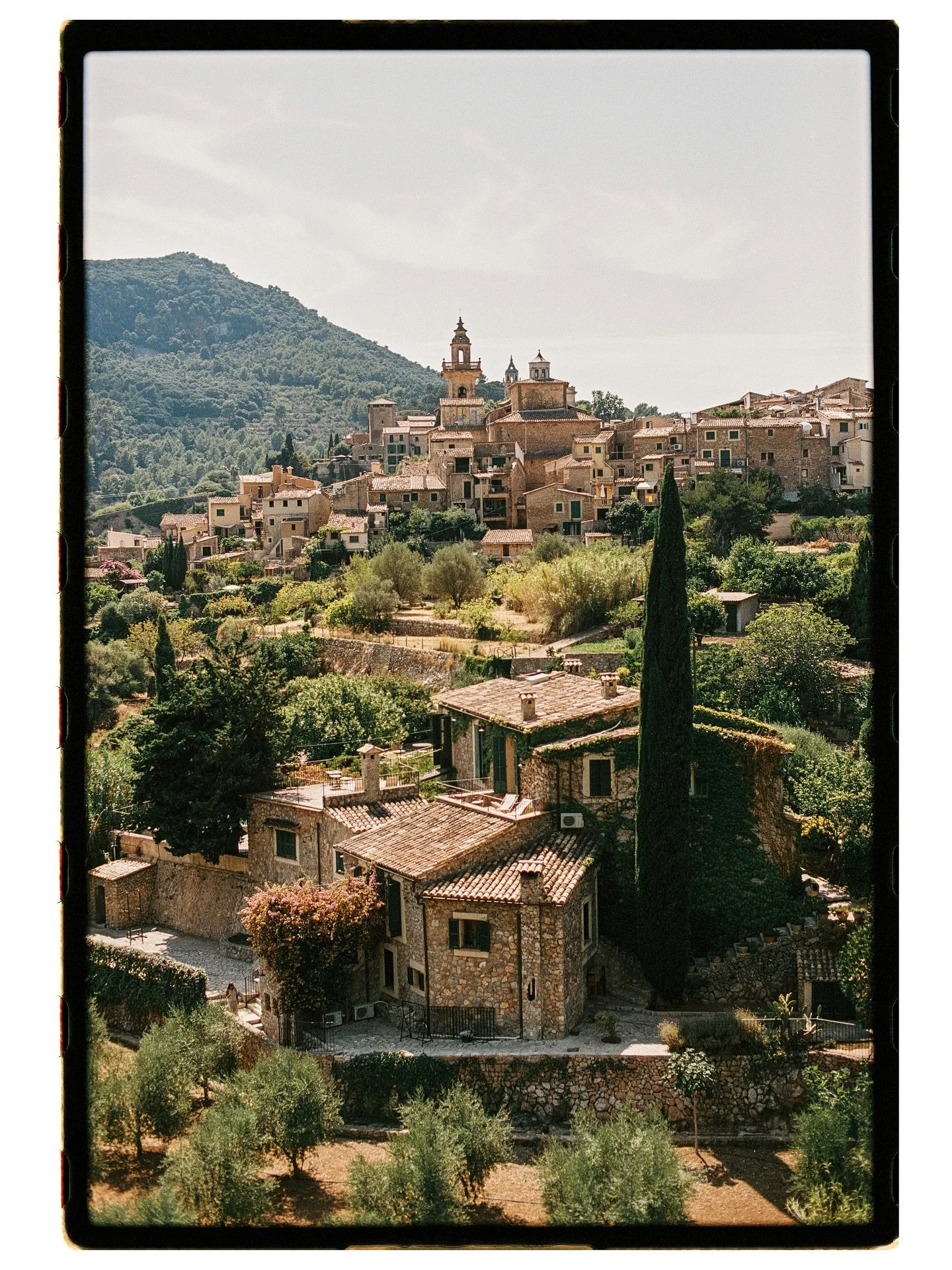 village life in august
dei&agrave;, mallorca
2025