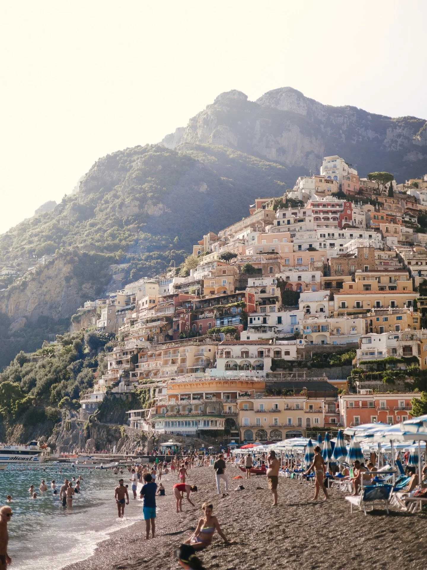 Spiaggia
Positano, Amalfi Coast
2024

I am very much looking forward to returning to the Amalfi Coast this year 🤍 We are capturing a record number of celebrations across Spain, France, Italy, the UK and Greece from June to October this year, alongsi