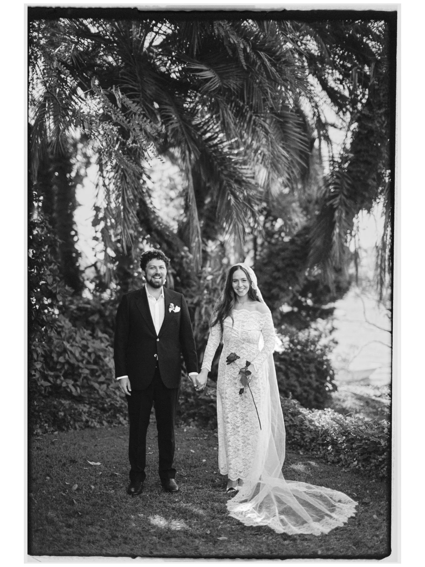 Welcome to the magic universe of
@sophielanigan_ + @merxumilian 

Captured on digital and film, this was a joy from beginning to end. Thank you for your trust and shared vision 🤍

Set along the glittering waterfront of Sydney&rsquo;s most coveted ha