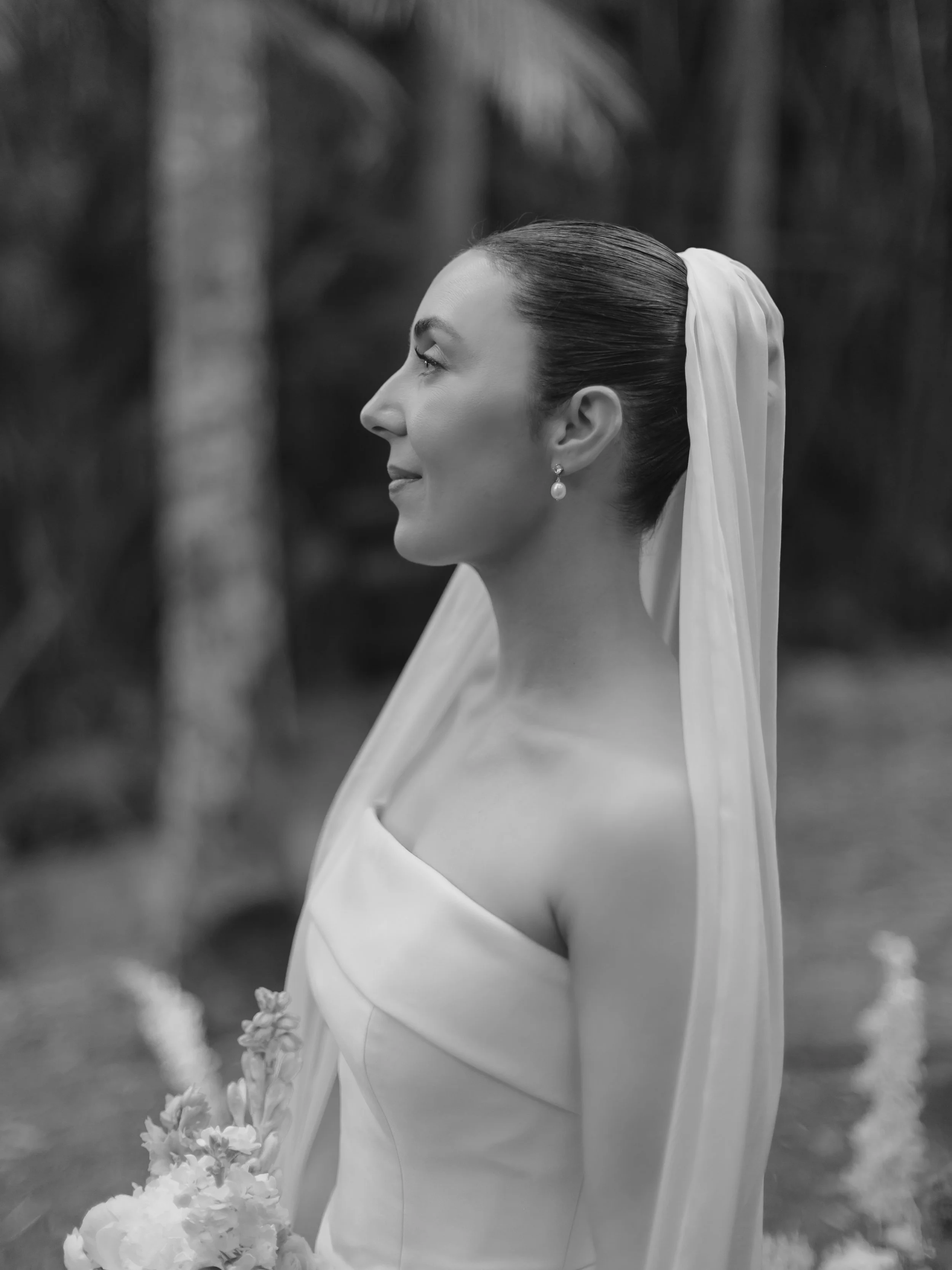 Bride appreciation post @mollyismay 

Photographer @catherinenemanic
Venue #WiltshirePark Palm Beach
Dress @thebridalcuratoraustralia @curatorthelabel 
Fragrance @maisonfranciskurkdjian 
Rings @cullenjewellery @tmcfinejewellers
HMU @sydneybridal_make