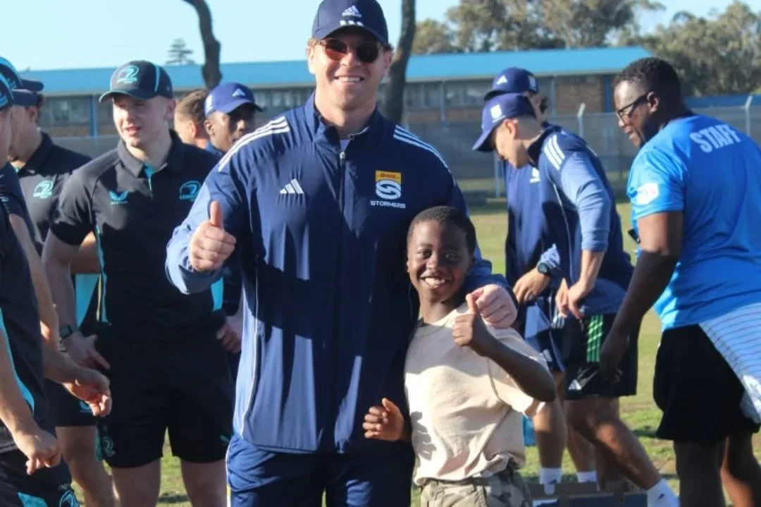 Yesterday was a special day in Langa as the Stormers and Leinster Rugby joined our children for a community rugby clinic filled with energy, laughter and inspiration. The drills and passes became an opportunity for our young players to meet role mode