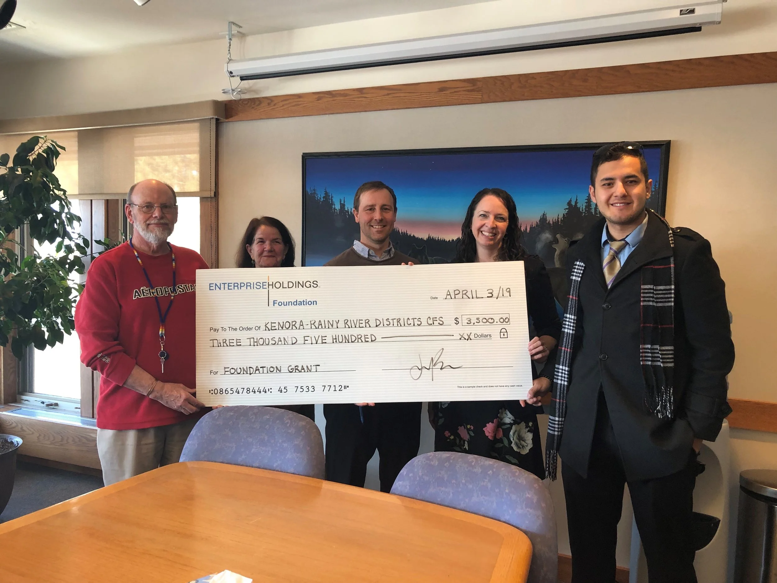 Kenora-Rainy River Districts Child and Family Services was the fortunate recipient of a donation from Enterprise Holdings Foundation of $3,500 that was kindly presented by Leanne Wood and Hal Uysun from Enterprise in support of families and children.