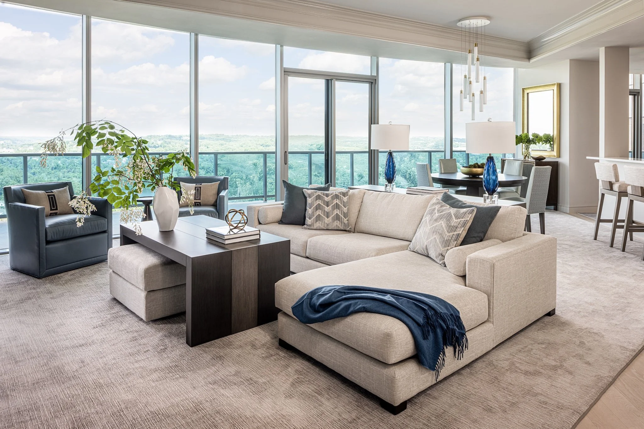 Rosslyn Penthouse Retreat